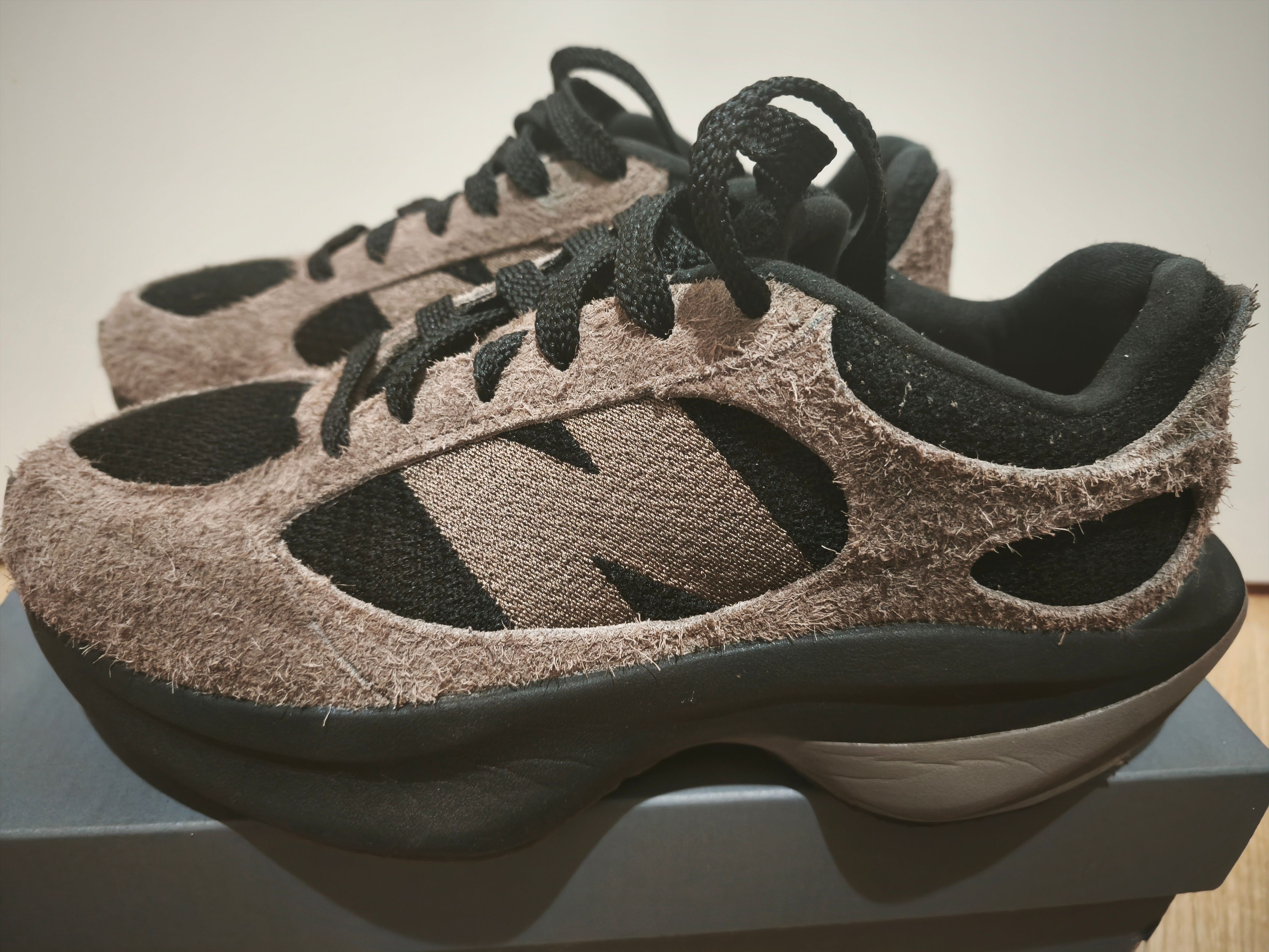 ニューバランス ワープドランナー "ブラック/ブラウン"