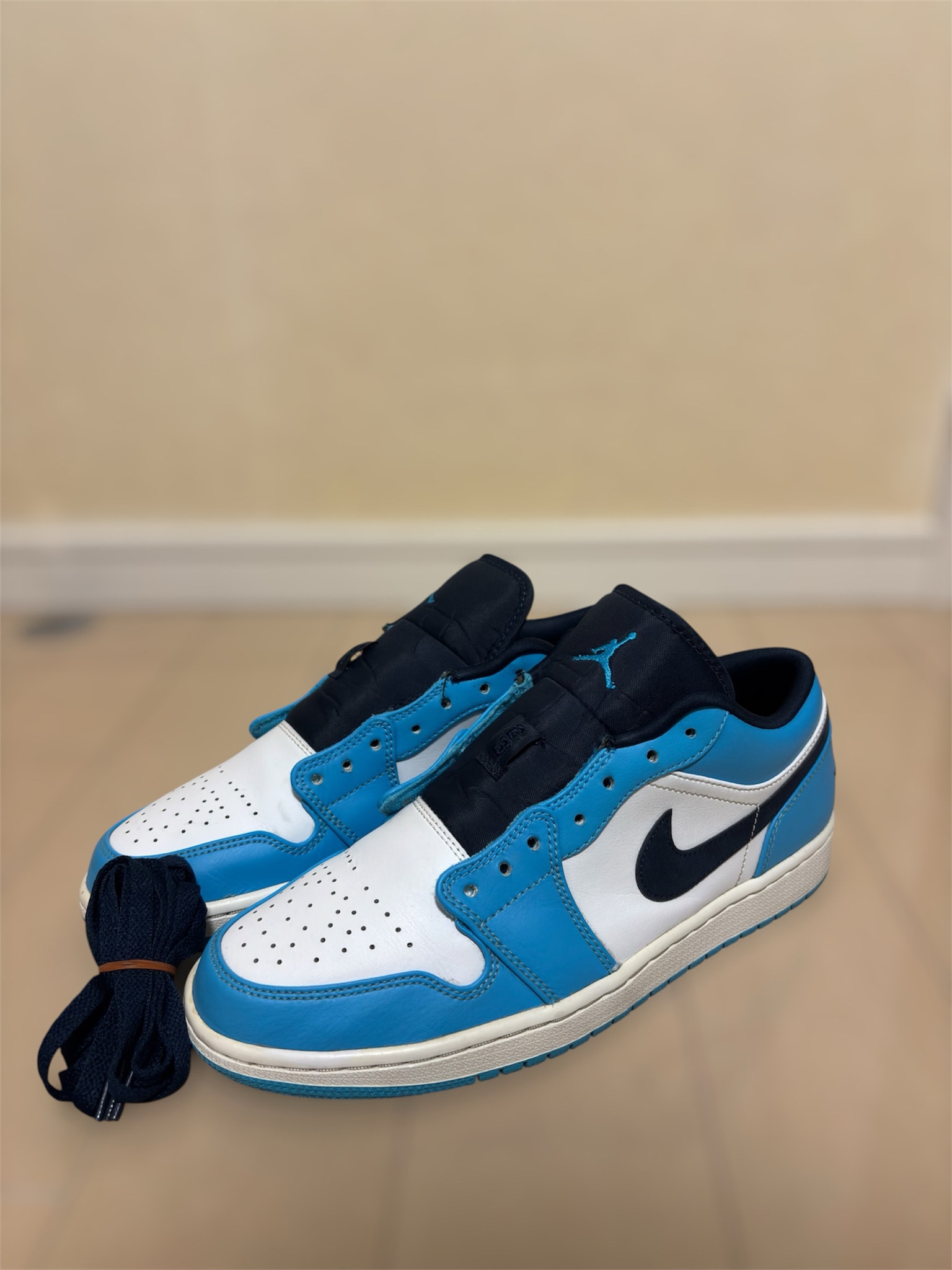 Nike Air Jordan 1 Low "University Blue"