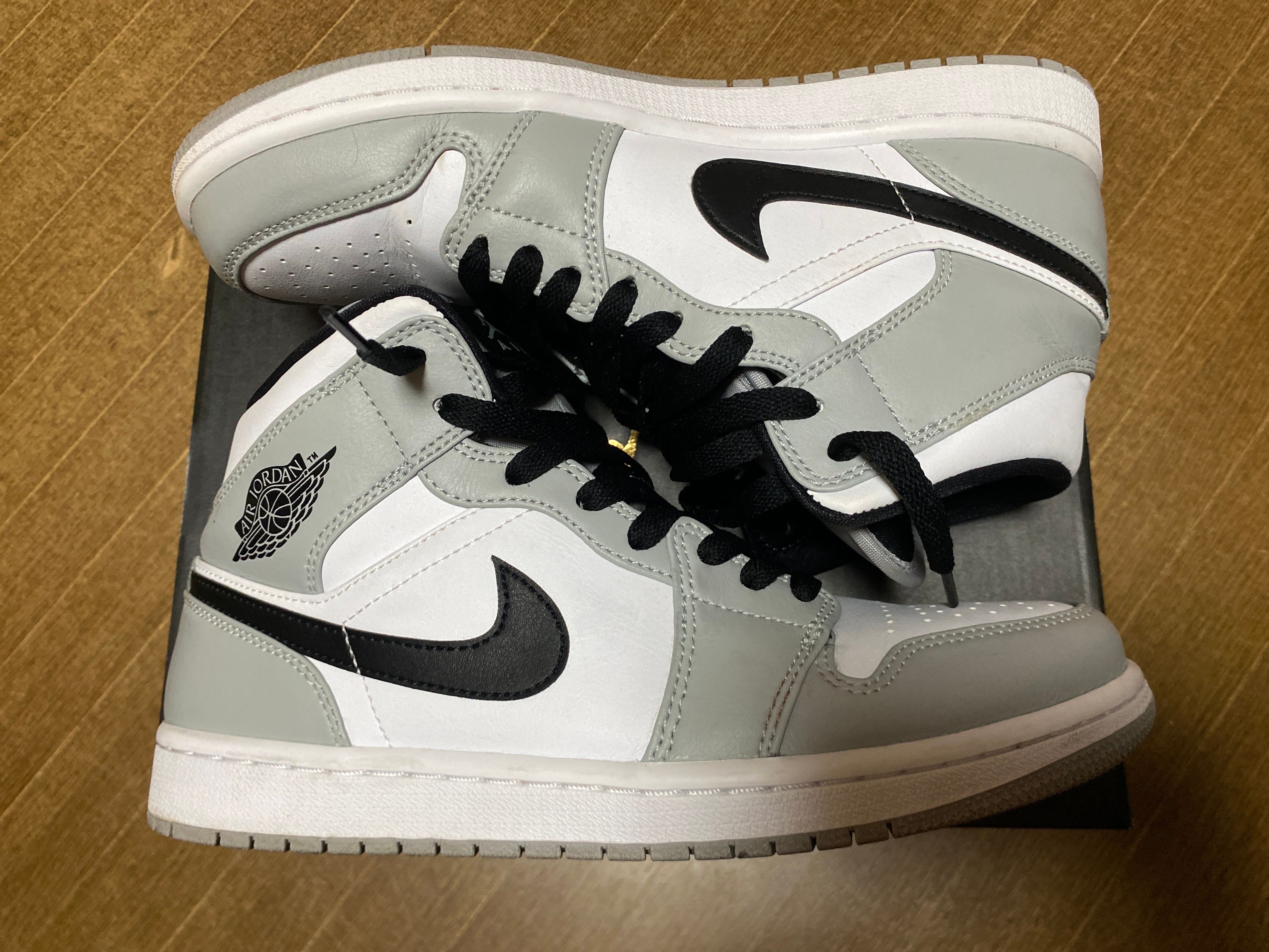 Nike Air Jordan 1 Mid "Light Smoke Grey/White/Black"