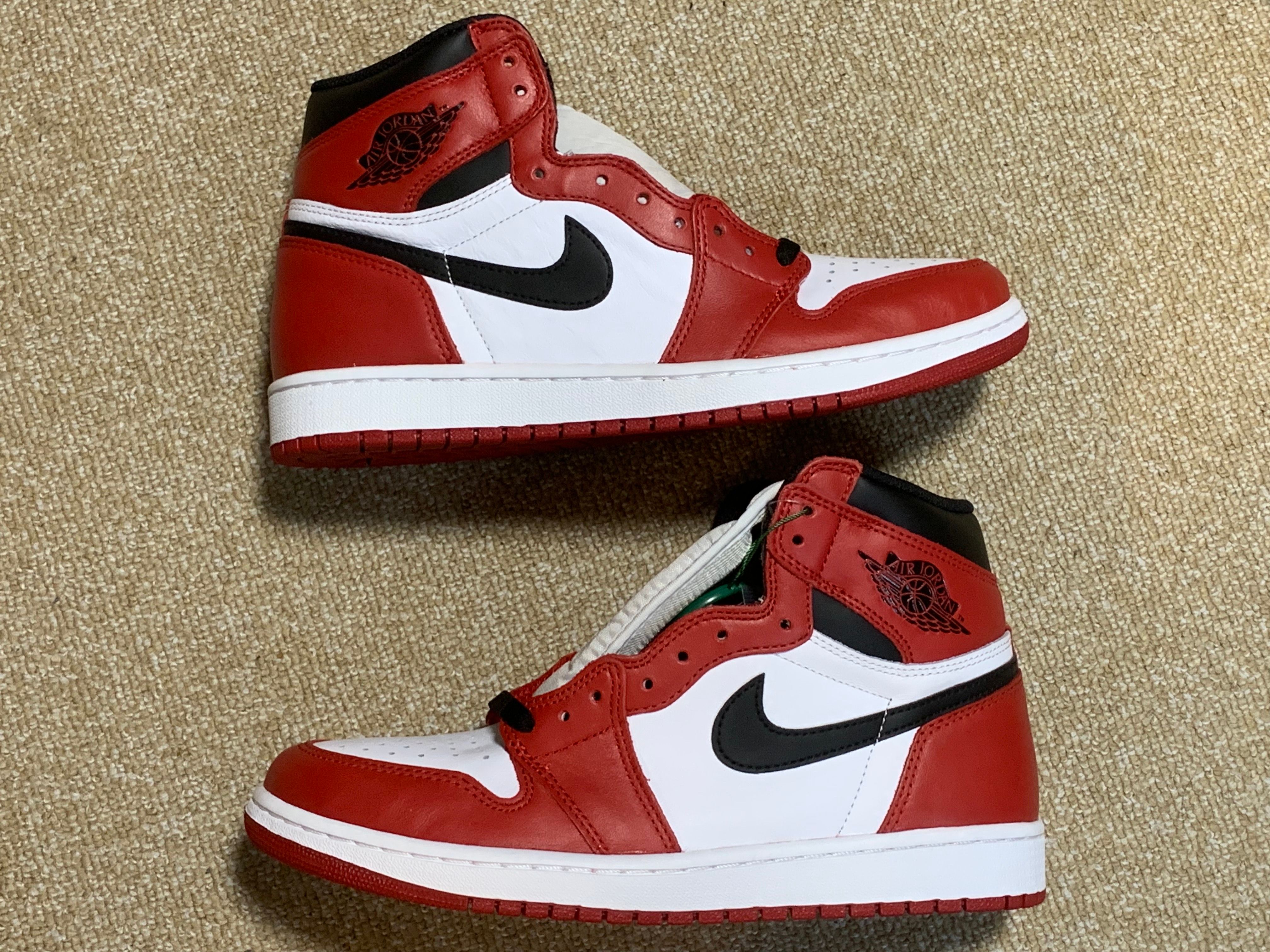 Nike Air Jordan 1 Retro High "Chicago" (2015)