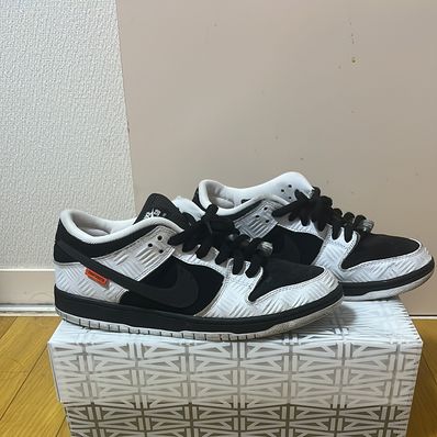 TIGHTBOOTH × Nike SB Dunk Low Pro QS "Black and White"