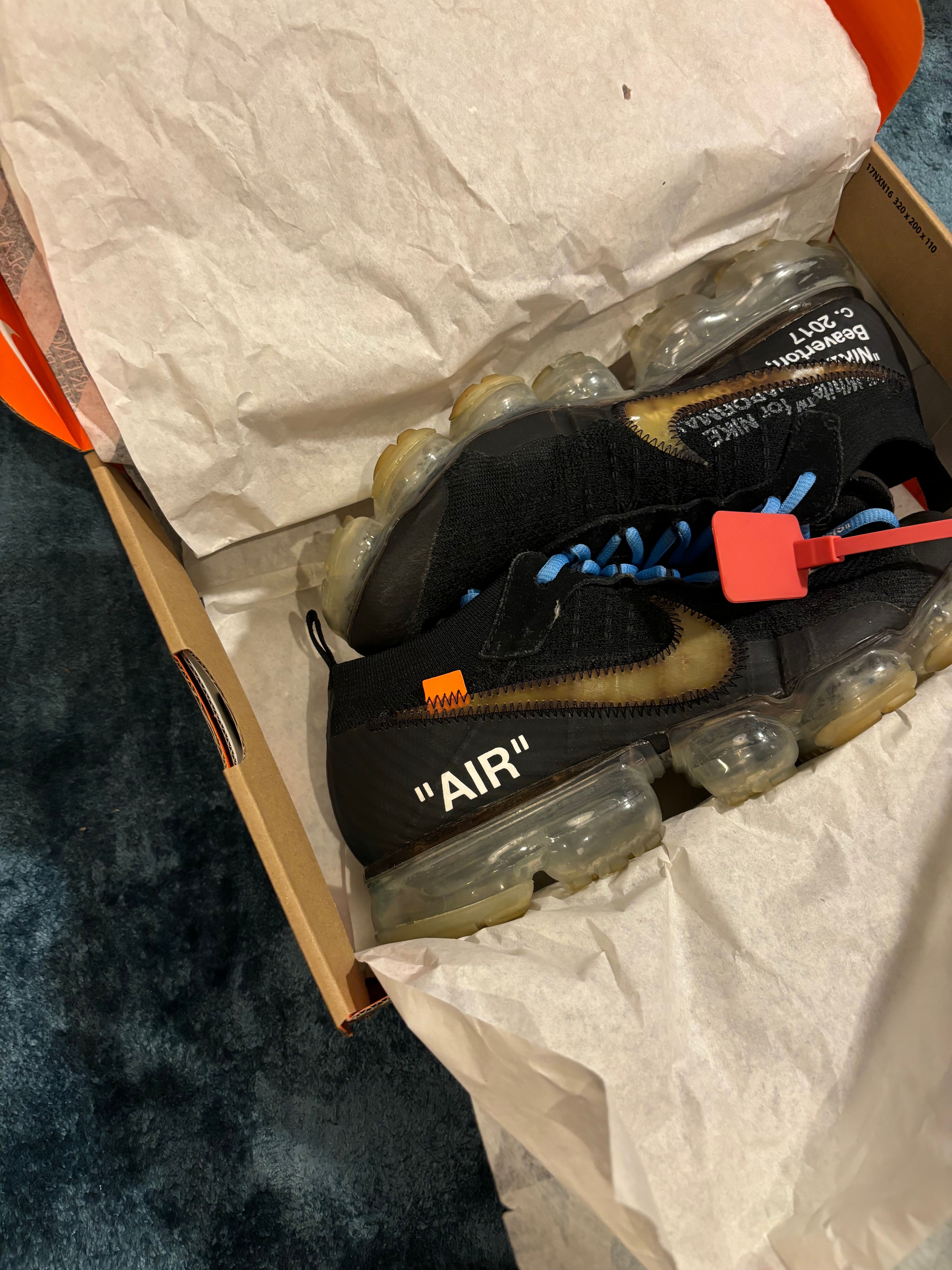 Off-White × Nike Air Vapormax "Black/Total Orange/Clear"