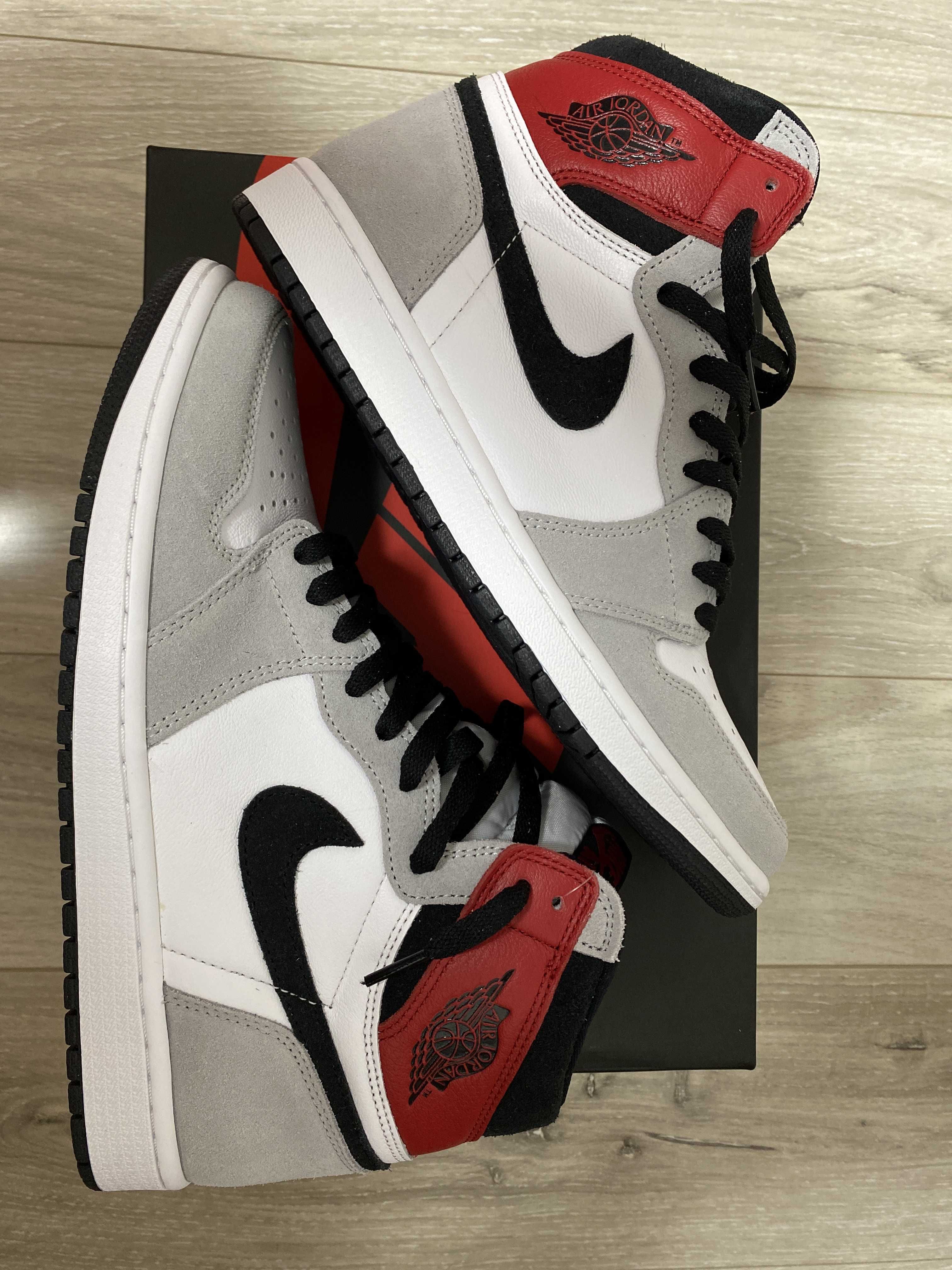 Nike Air Jordan 1 High OG "White/Black/Light Smoke Grey"