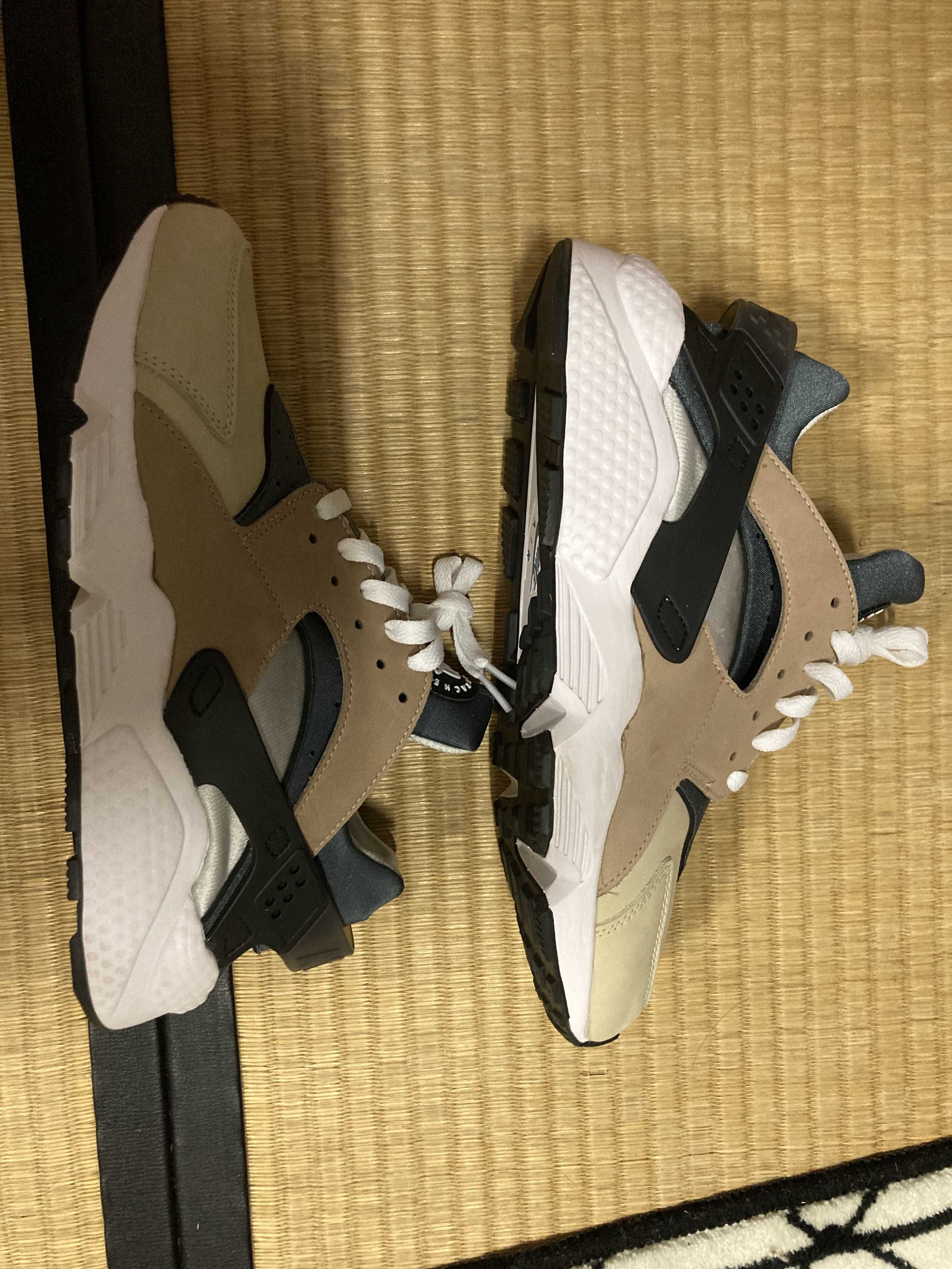Nike Air Huarache Escape Bisque Storm Grey を買うならスニーカーダンク