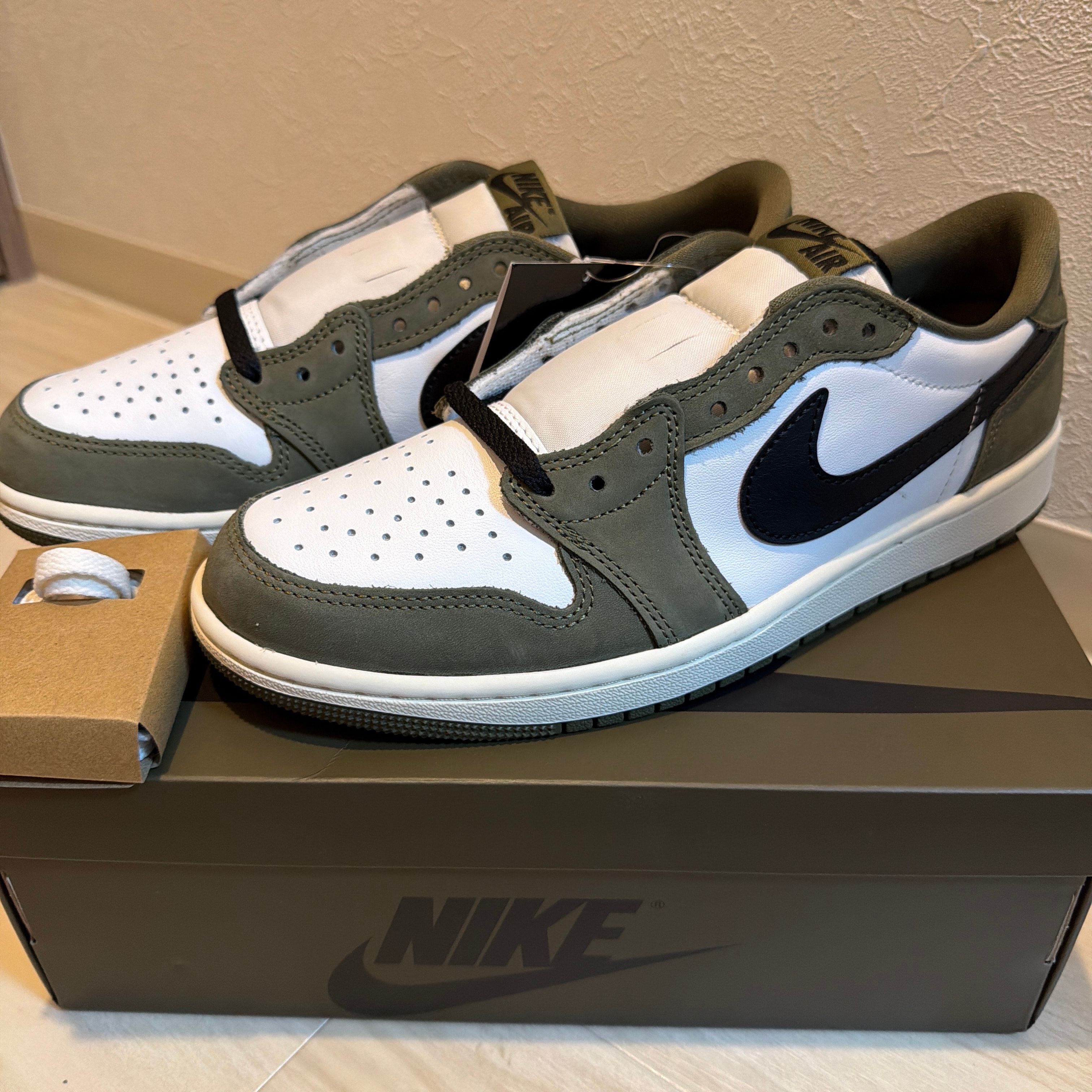 Nike Air Jordan 1 Low OG "Medium Olive and Summit White"
