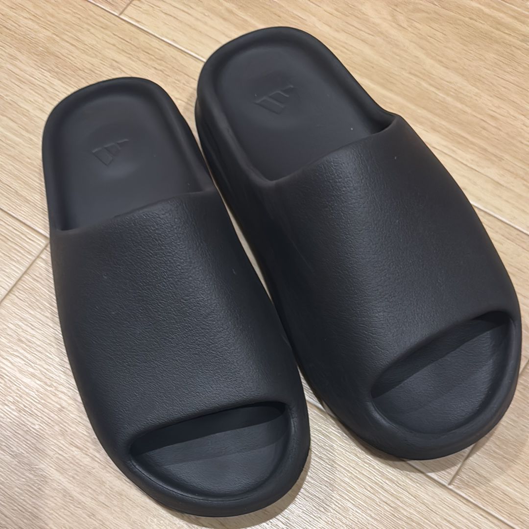 イージー スライド(YEEZY Slide)/イージー 人気の新作を安心売買