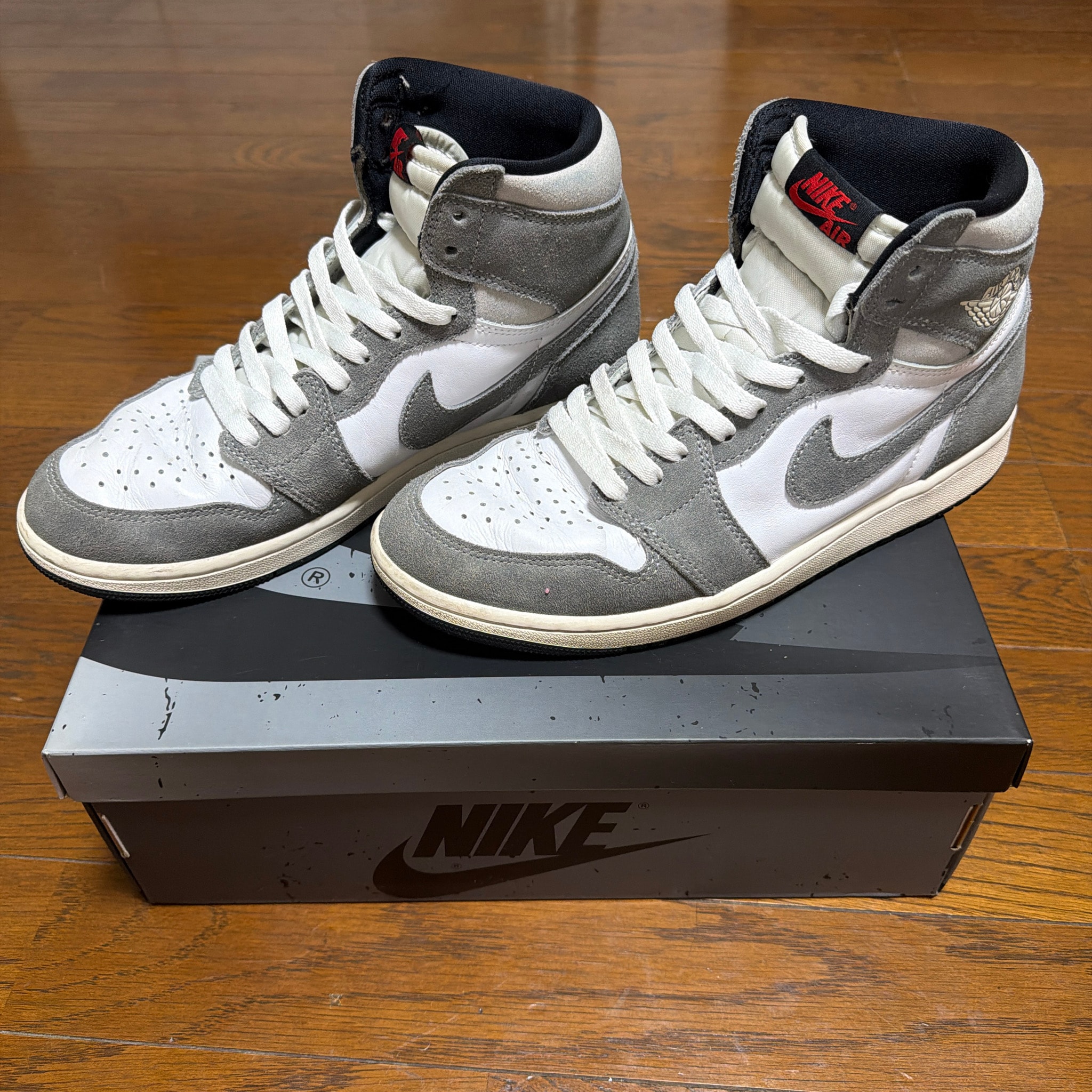 Nike Air Jordan 1 Retro High OG "Black and Smoke Grey"