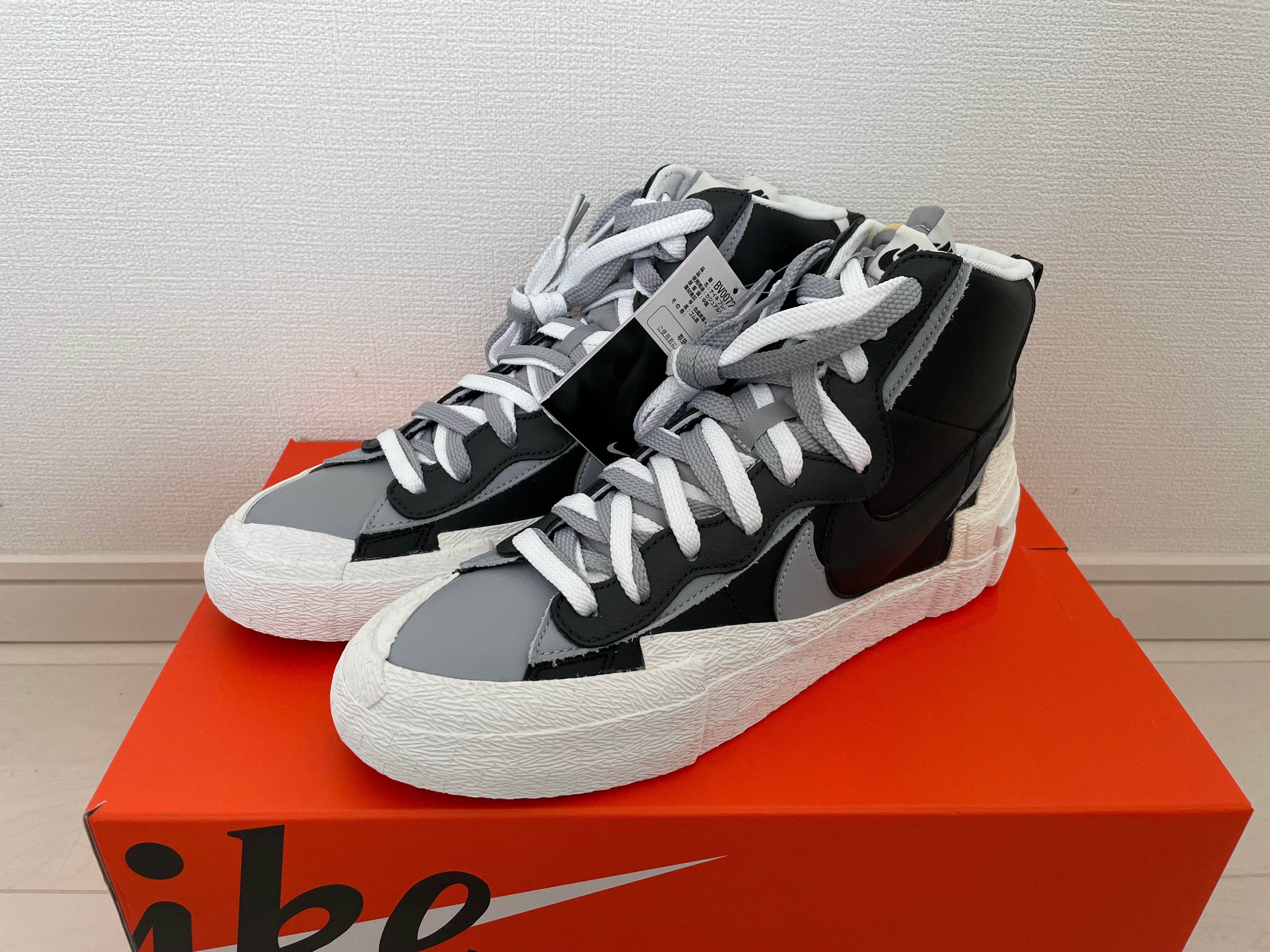 sacai × NIKE BLAZER MID "BLACK/WOLF GREY/WHITE"