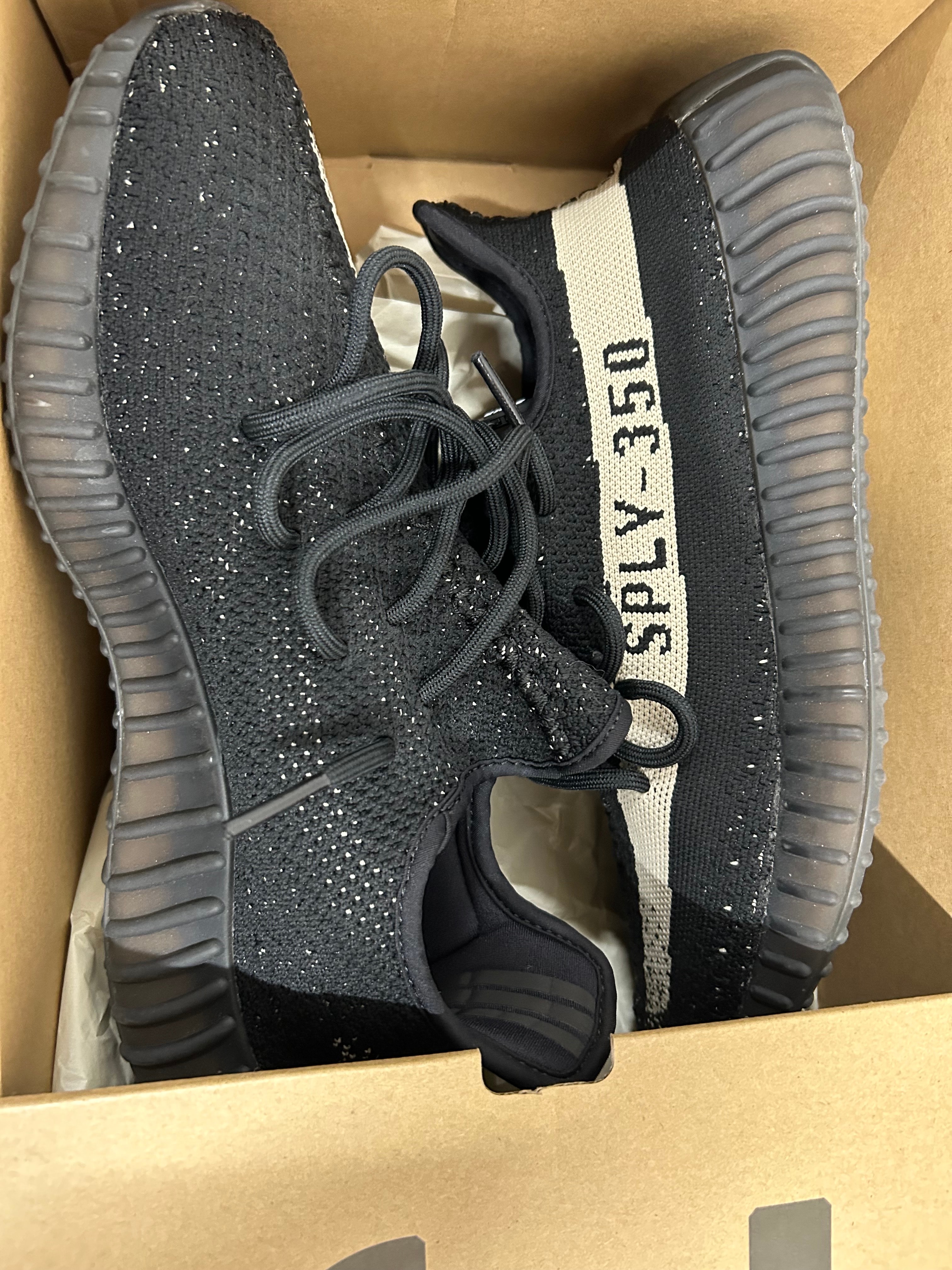 adidas YEEZY Boost 350 V2 "Oreo"