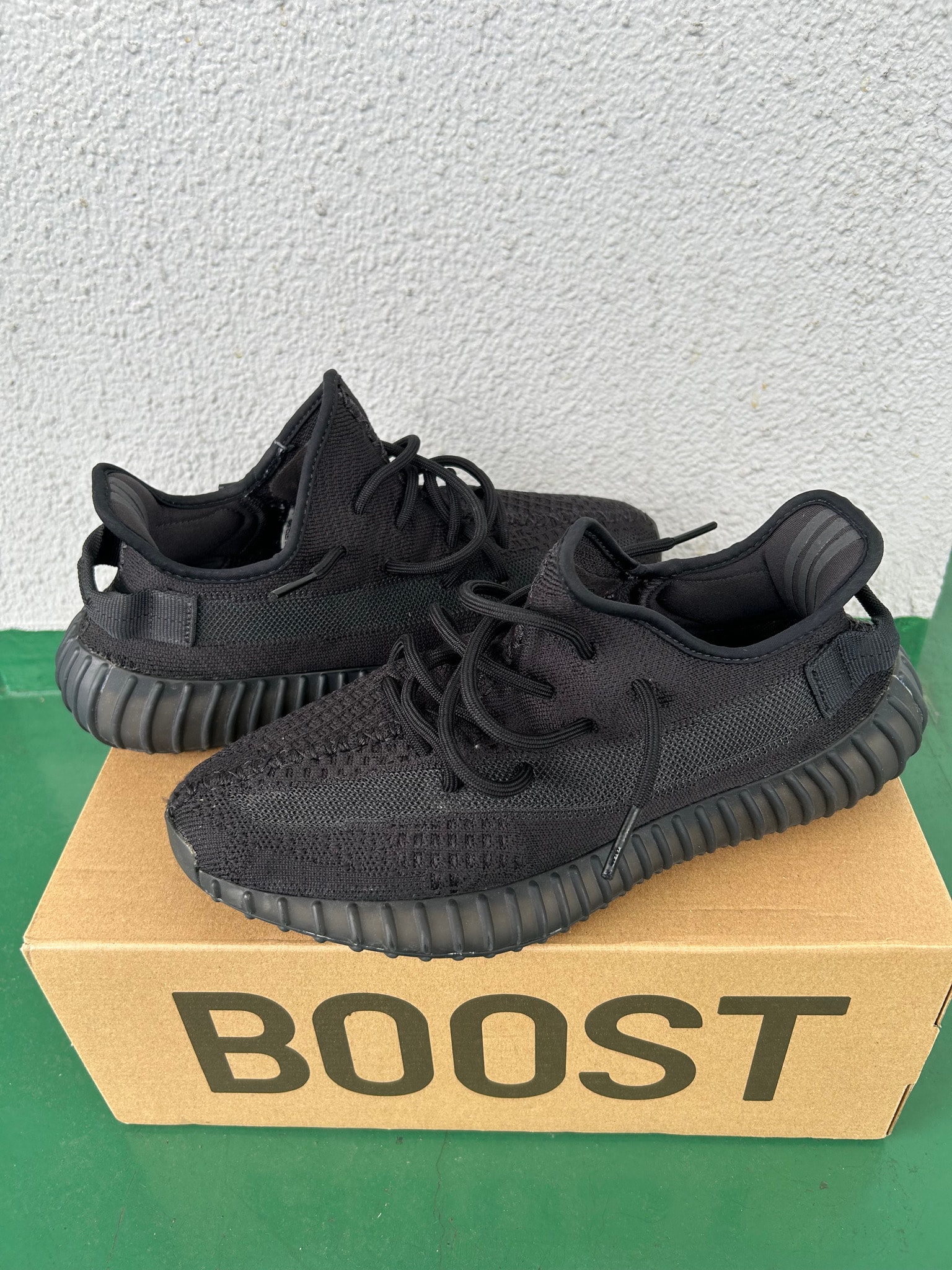 adidas YEEZY Boost 350V2 "Onyx"