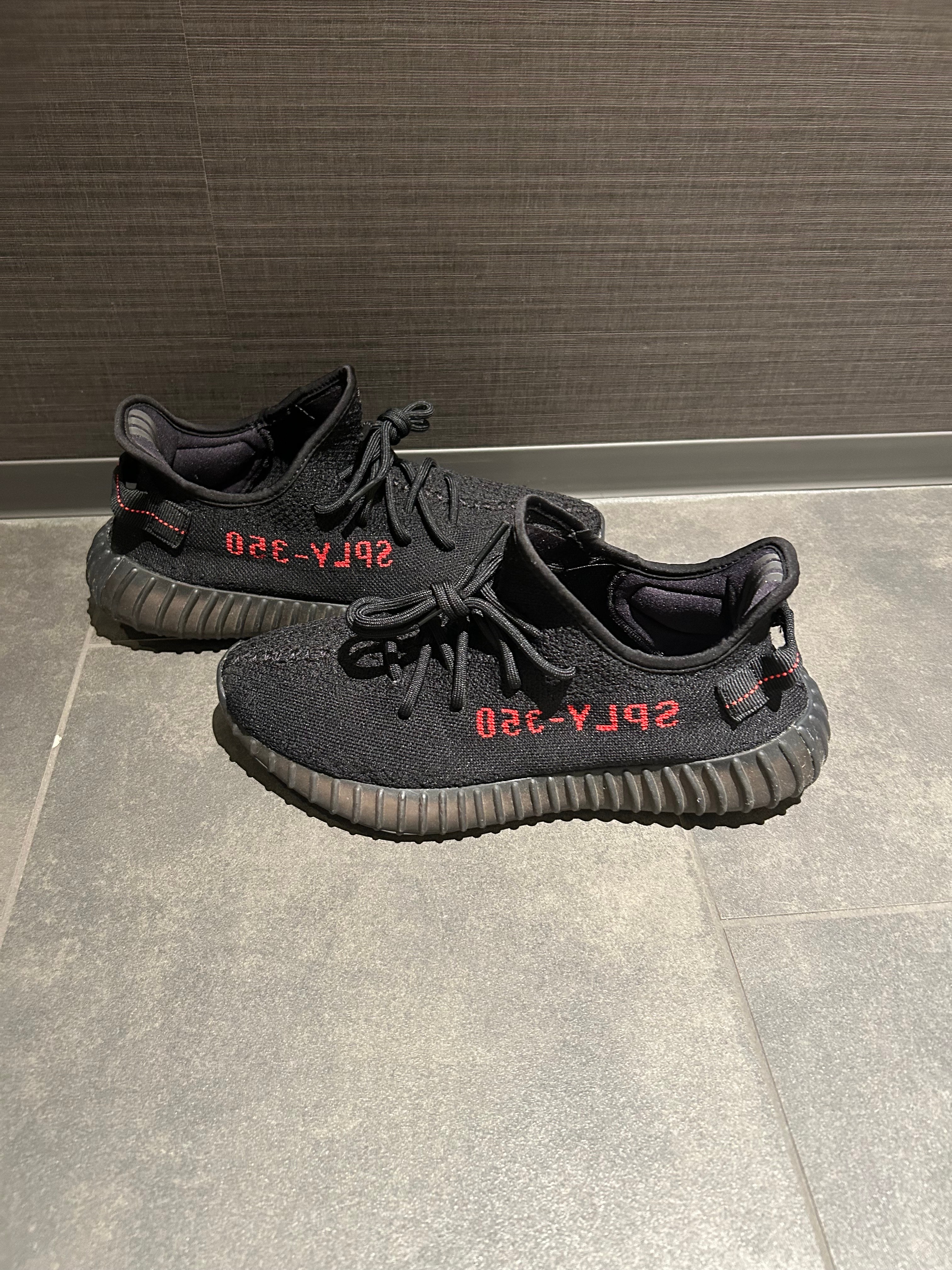 Yeezy 350 V2(イージー 350 V2) 人気の新作/中古通販【スニーカーダンク】