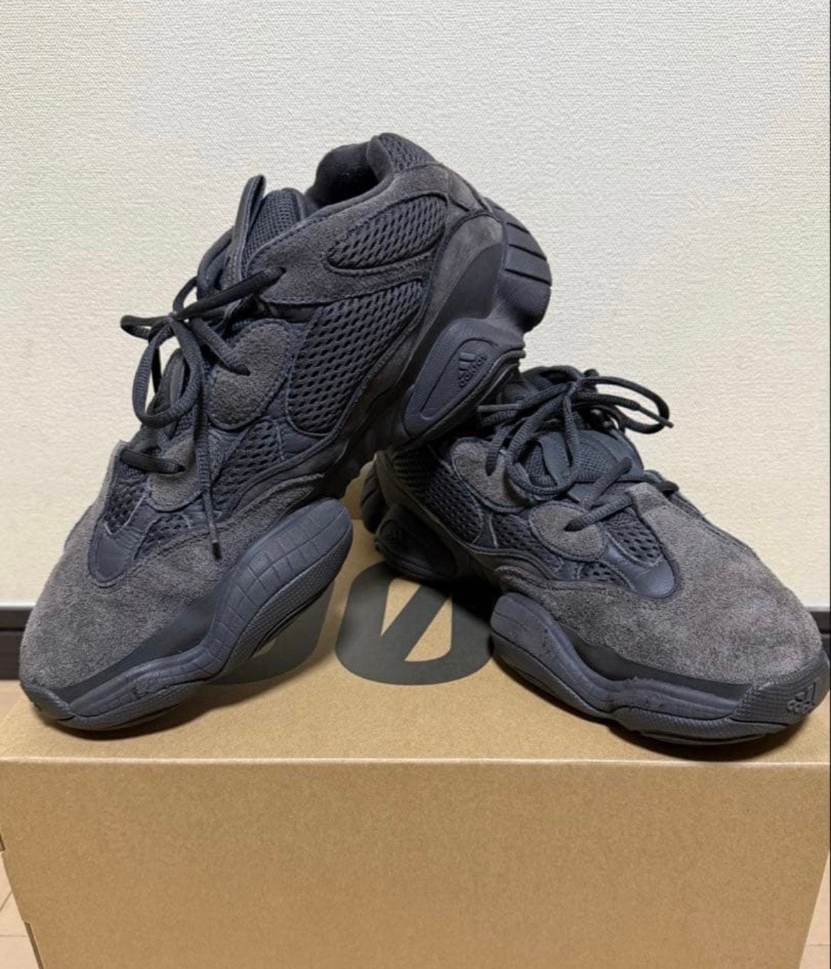 アディダス イージー500 "ユーティリティ ブラック"