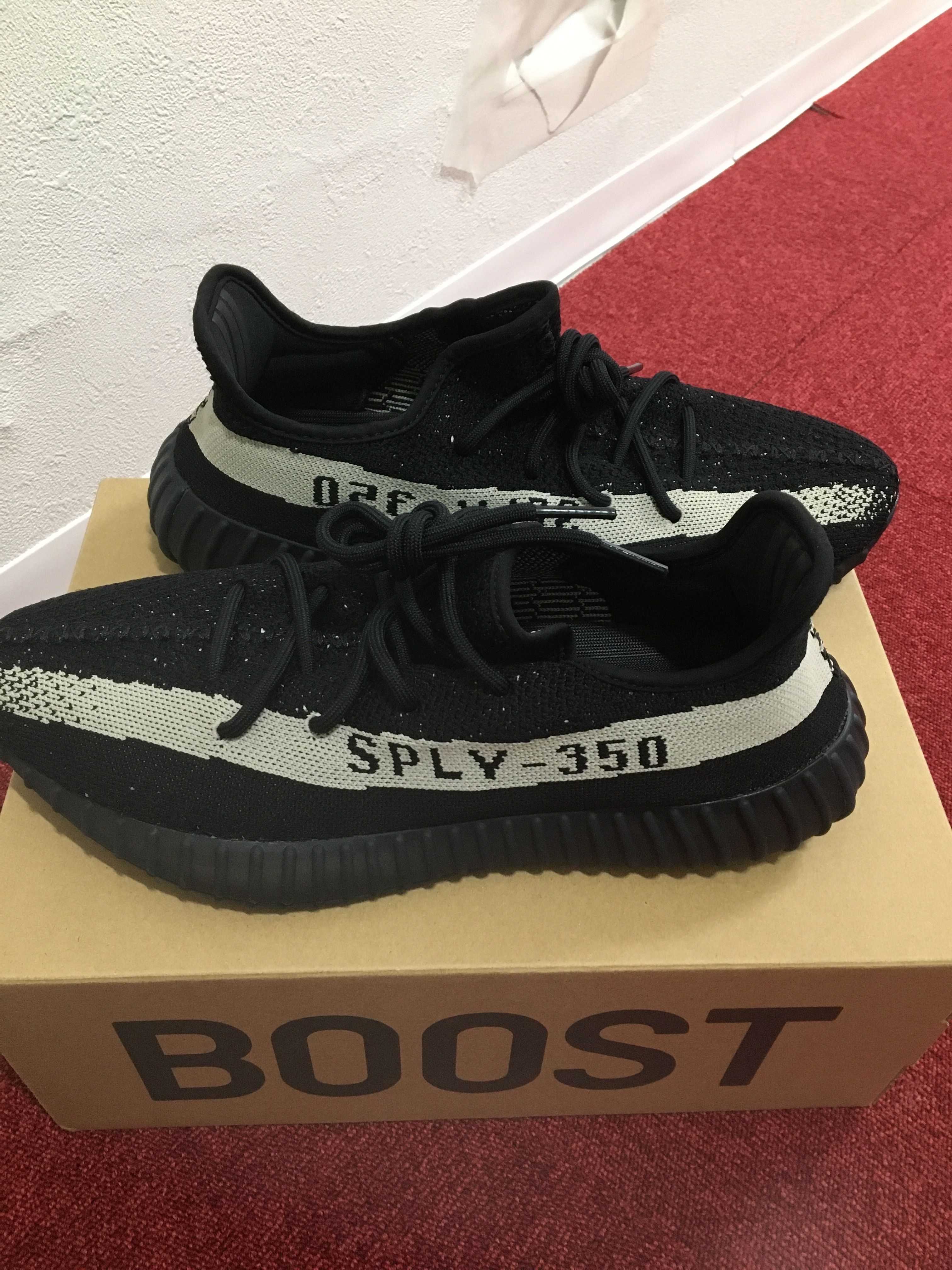 adidas YEEZY Boost 350 V2 "Oreo"