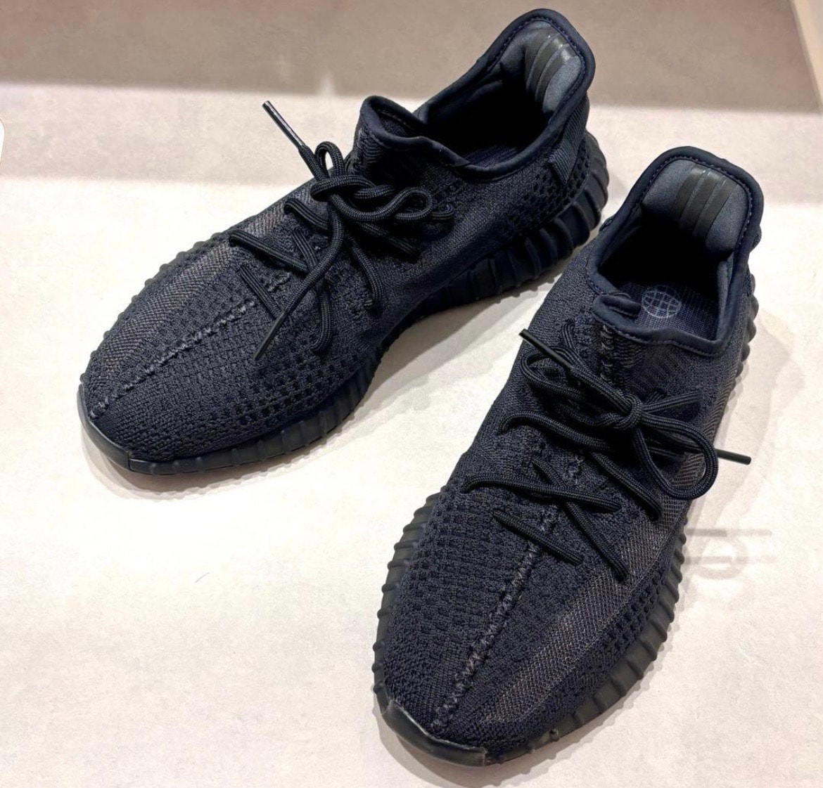 adidas YEEZY Boost 350V2 "Onyx"