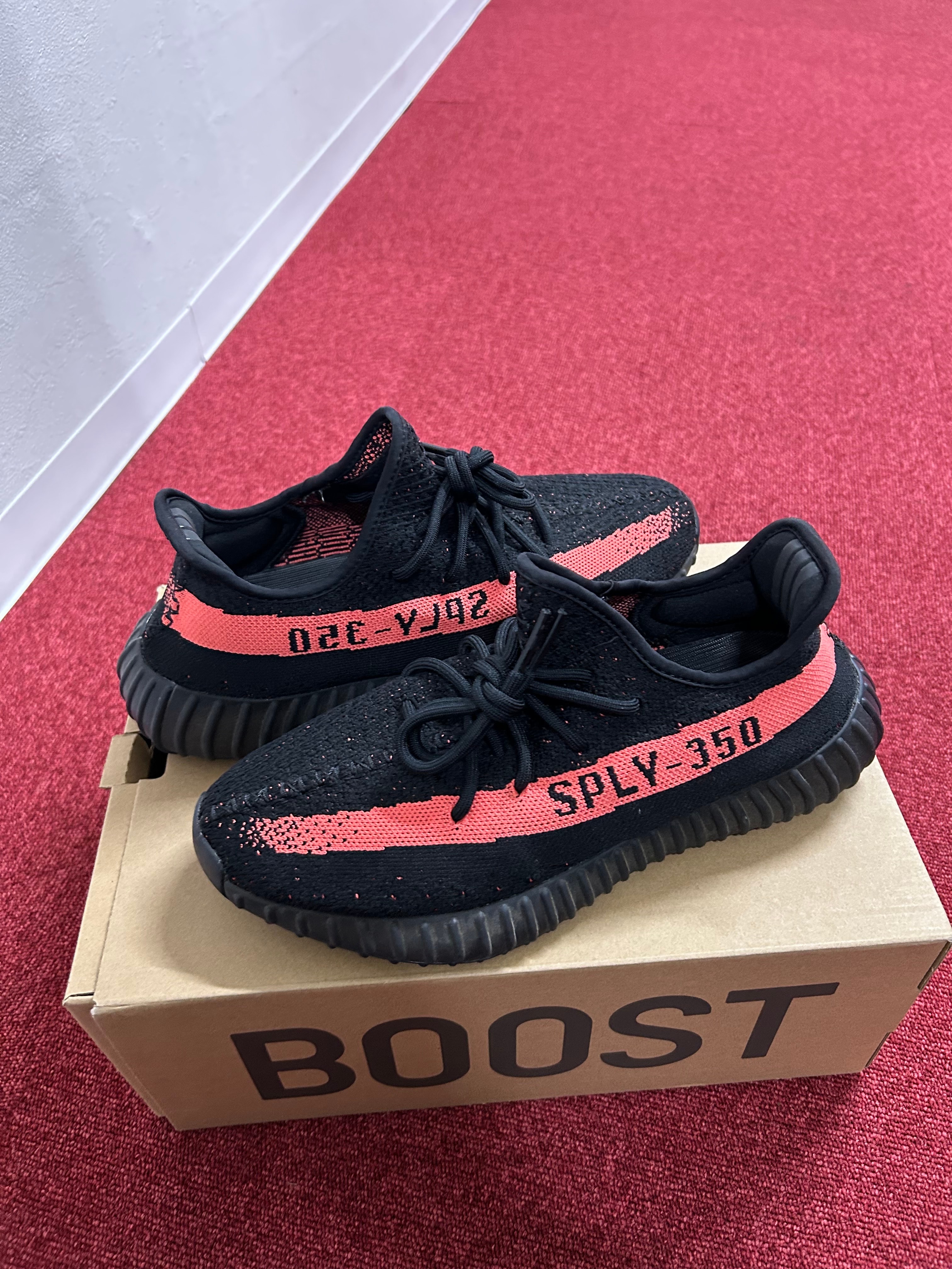 adidas YEEZY Boost 350 V2 "Core Black/Red"