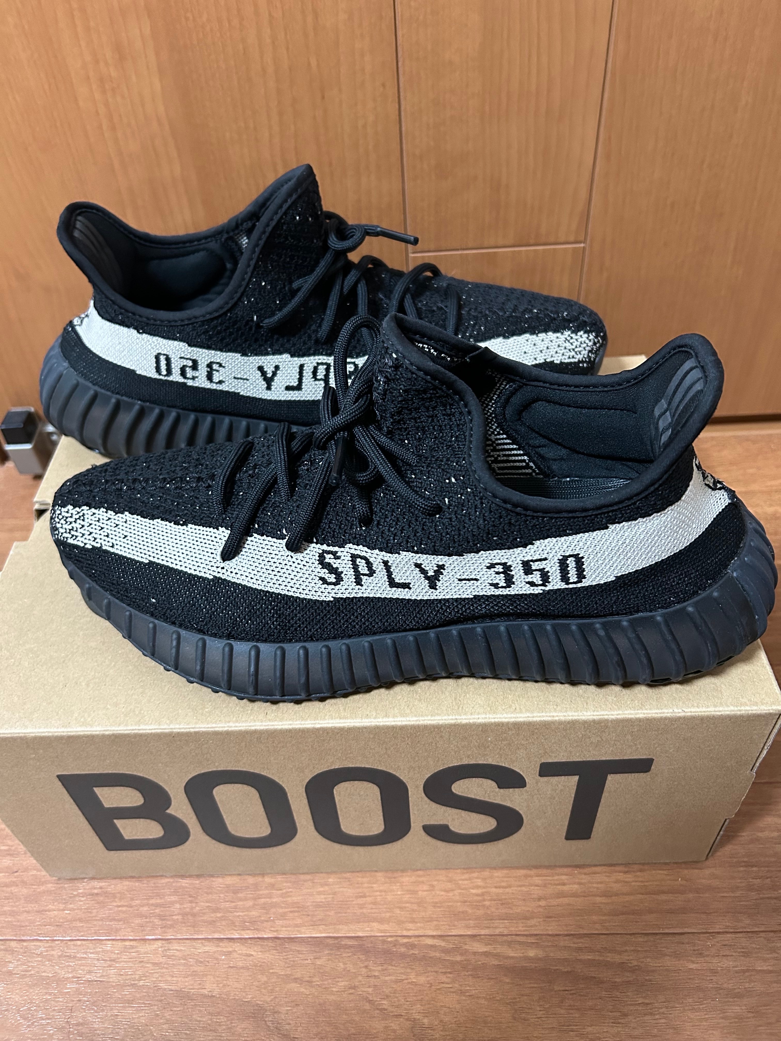 adidas YEEZY Boost 350 V2 "Oreo"
