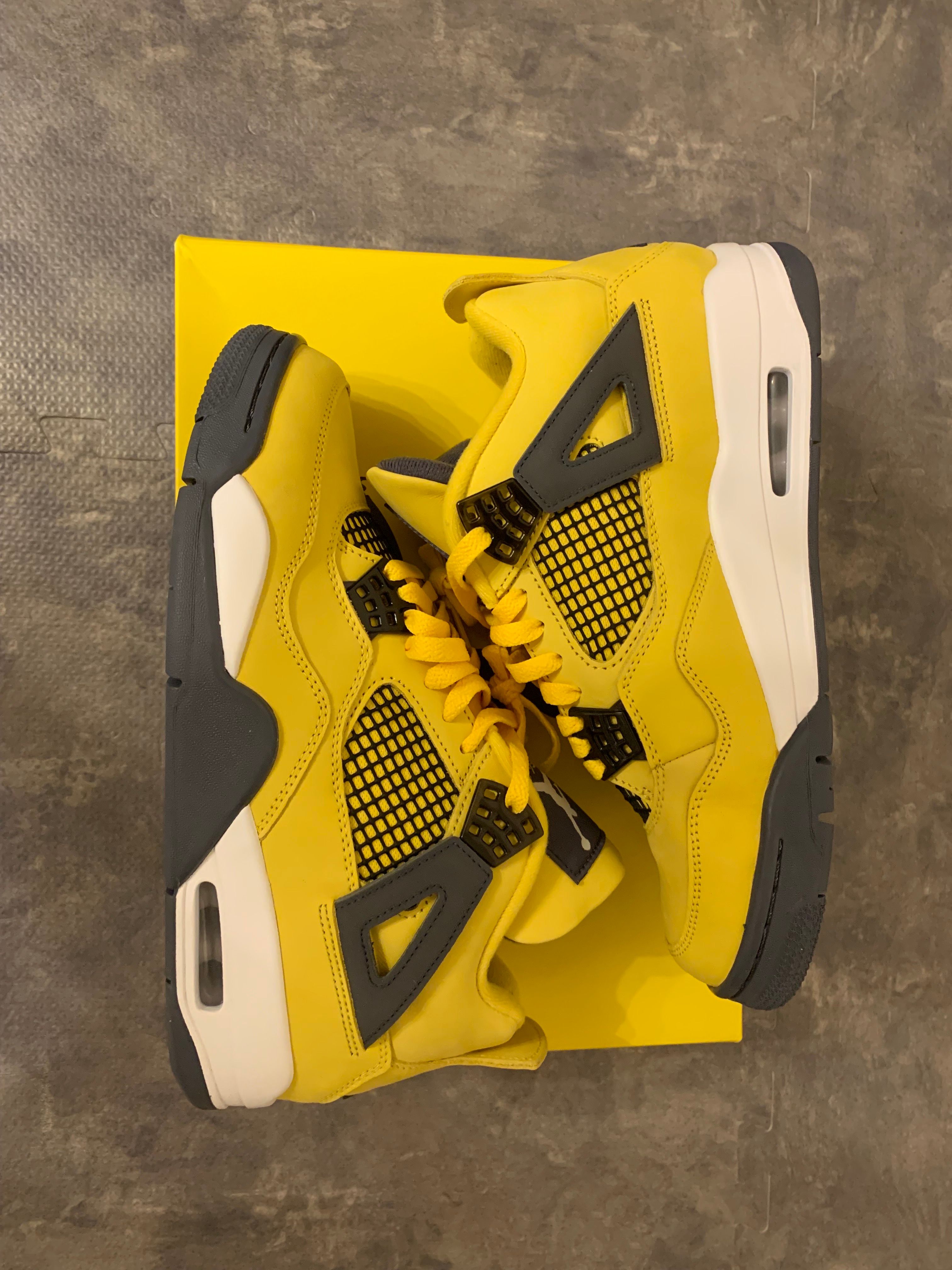 Nike Air Jordan 4 "Tour Yellow"