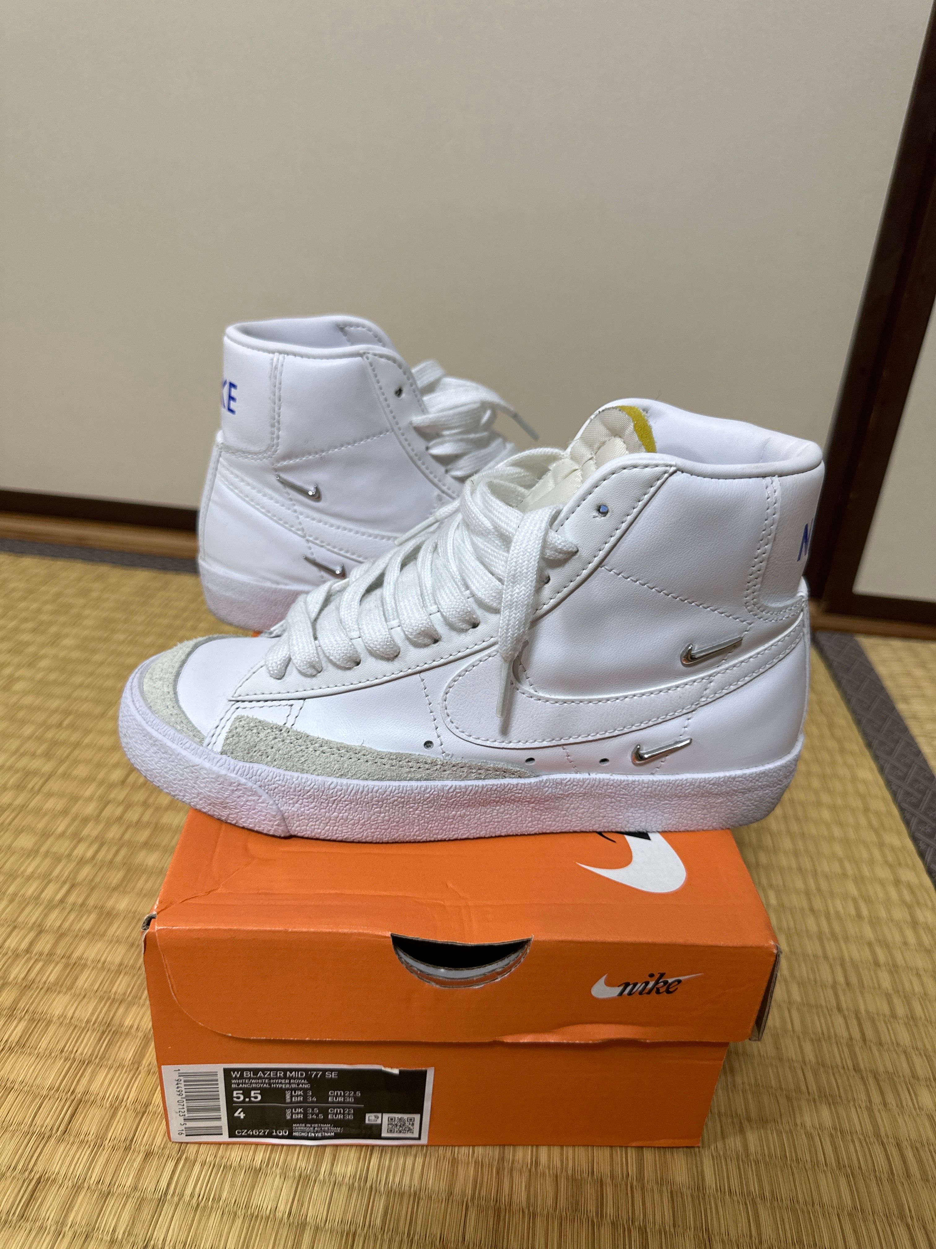 NIKE Women's BLAZER MID '77 SE "SISTERHOOD" WHITE