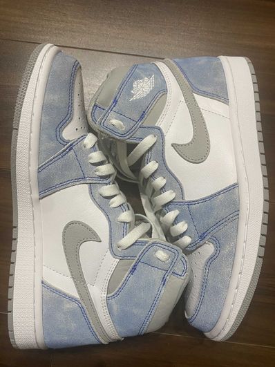 Nike Air Jordan 1 High OG "Hyper Royal"