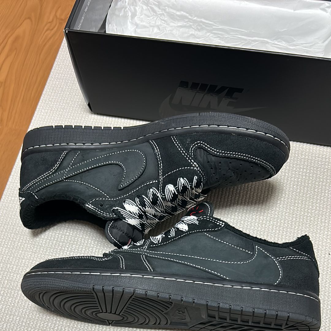 Travis Scott × Nike Air Jordan 1 Low OG SP "Black Phantom"