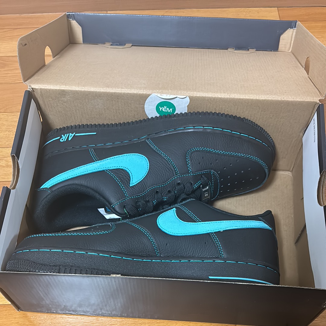 Nike Air Force 1 Low "Black Tiffany"