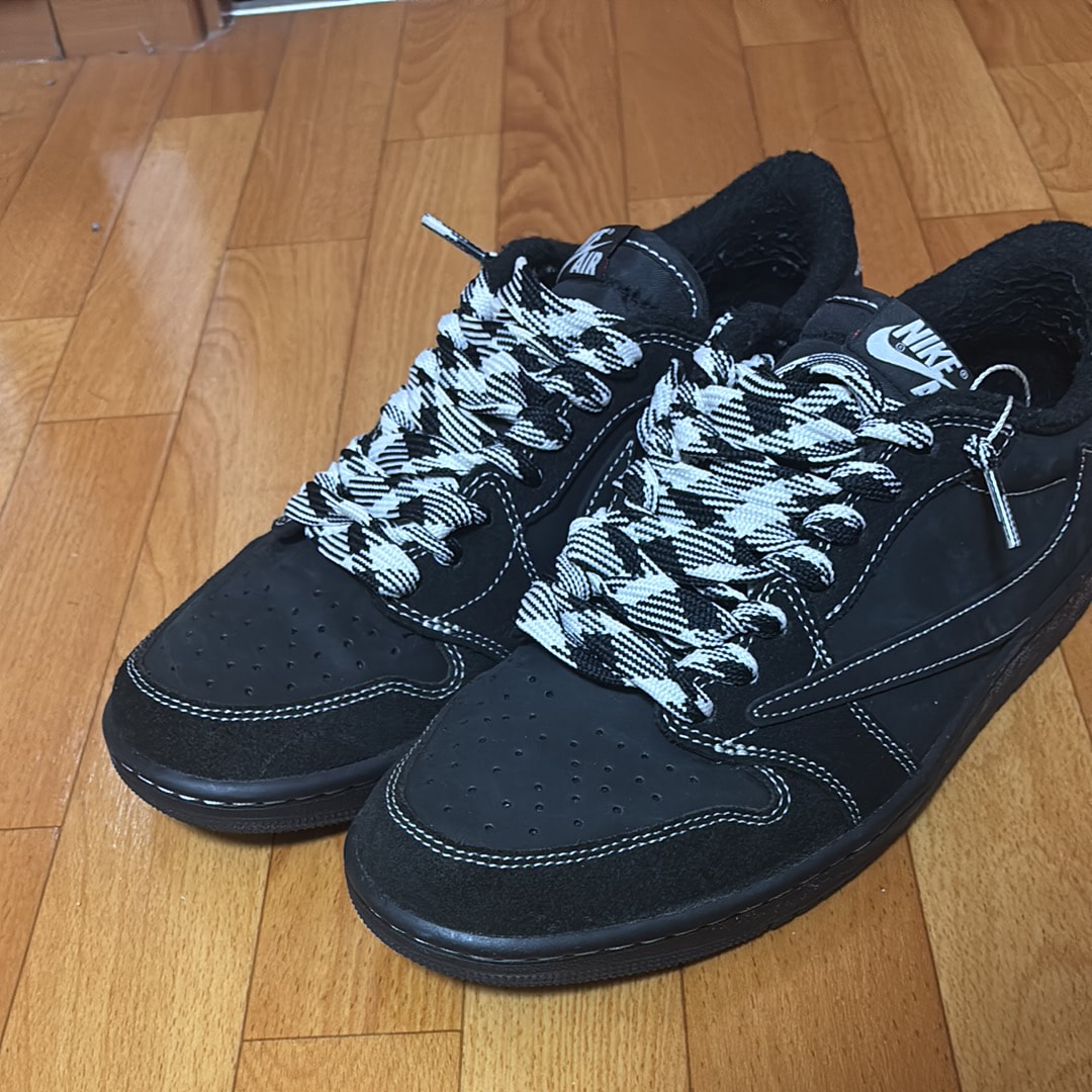 Travis Scott × Nike Air Jordan 1 Low OG SP "Black Phantom"