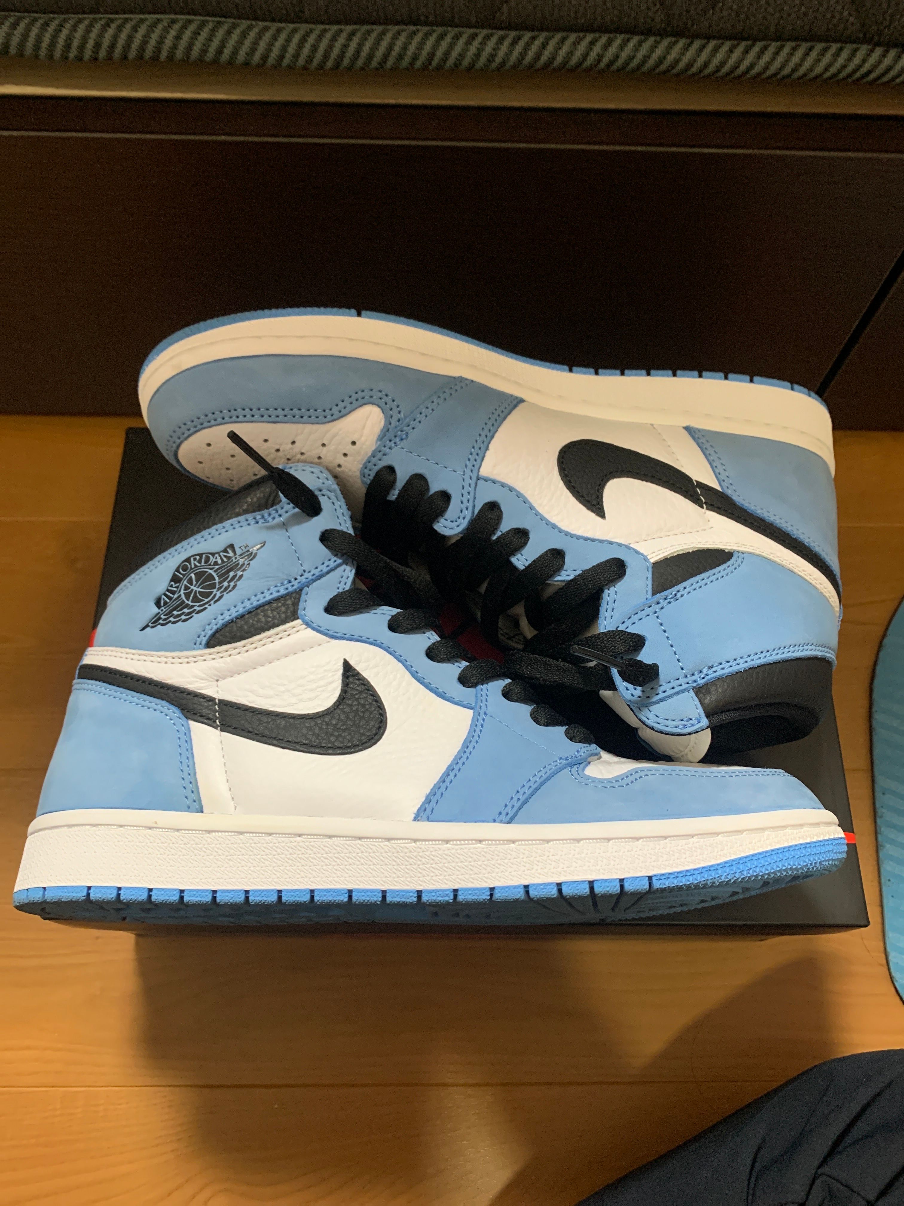 Nike Air Jordan 1 High OG "University Blue"