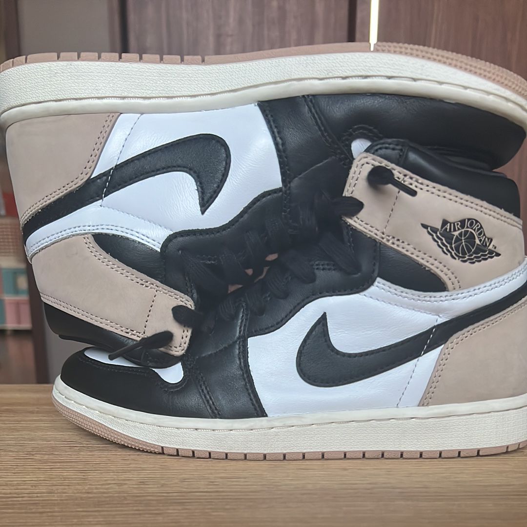 Nike Women's Air Jordan 1 Retro High OG "Latte"