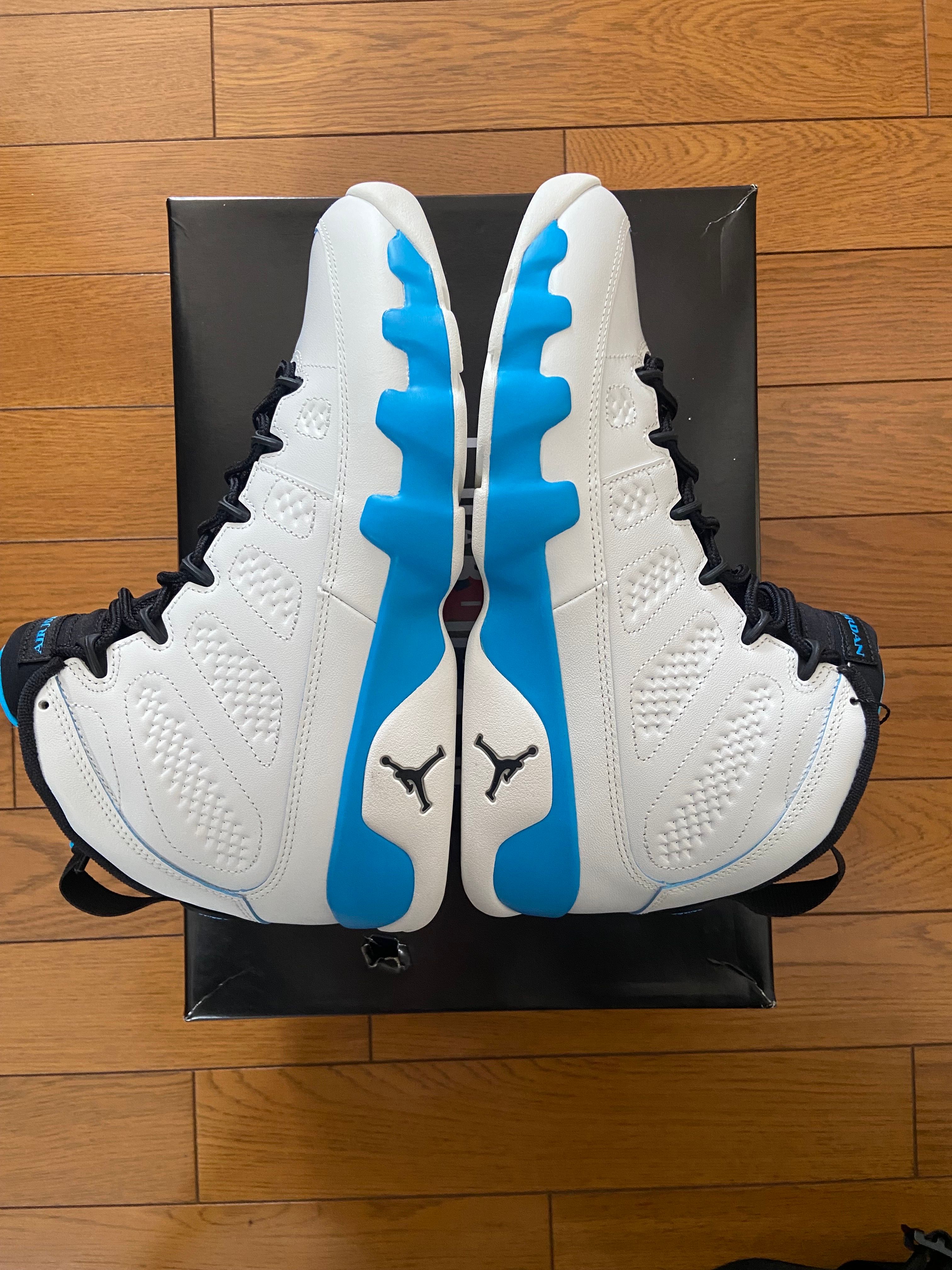 Nike Air Jordan 9 Retro "Powder Blue"