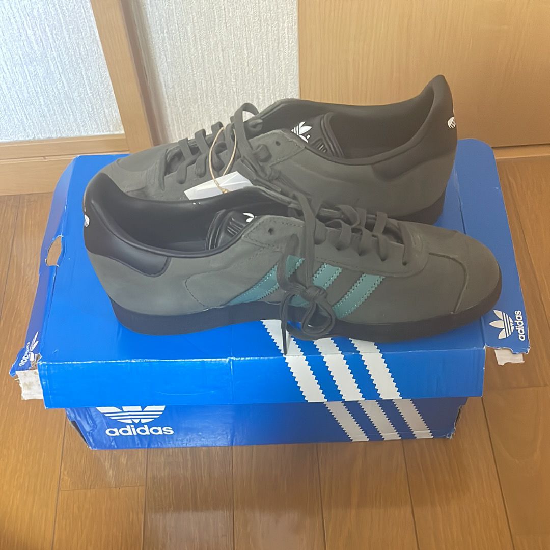 adidas Gazelle "Pantone/Core Black"