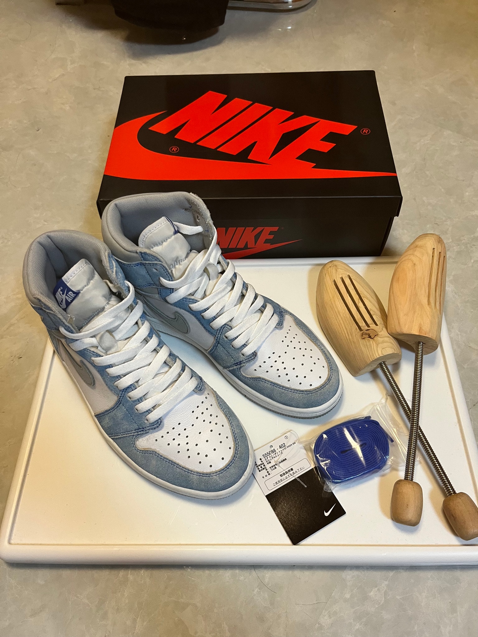 Nike Air Jordan 1 High OG "Hyper Royal"
