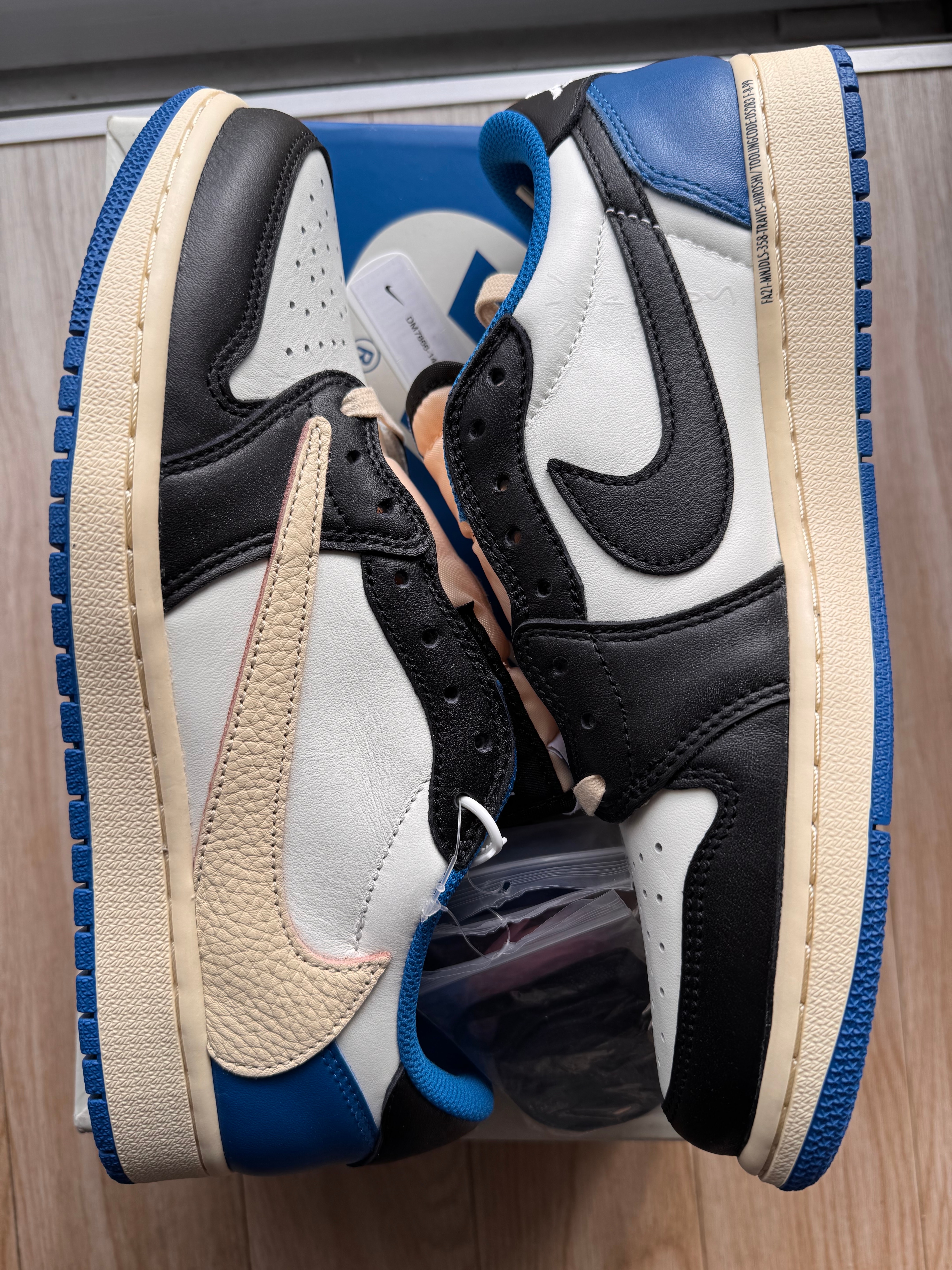 Travis Scott × fragment design × Nike Air Jordan 1 Low OG SP "Military Blue"