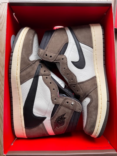 Travis Scott × Nike Air Jordan 1 Retro High OG TS SP "Sail/Dark Mocha"