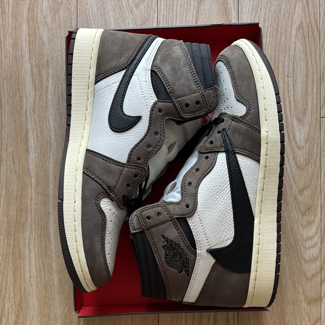 Travis Scott × Nike Air Jordan 1 Retro High OG TS SP "Sail/Dark Mocha"