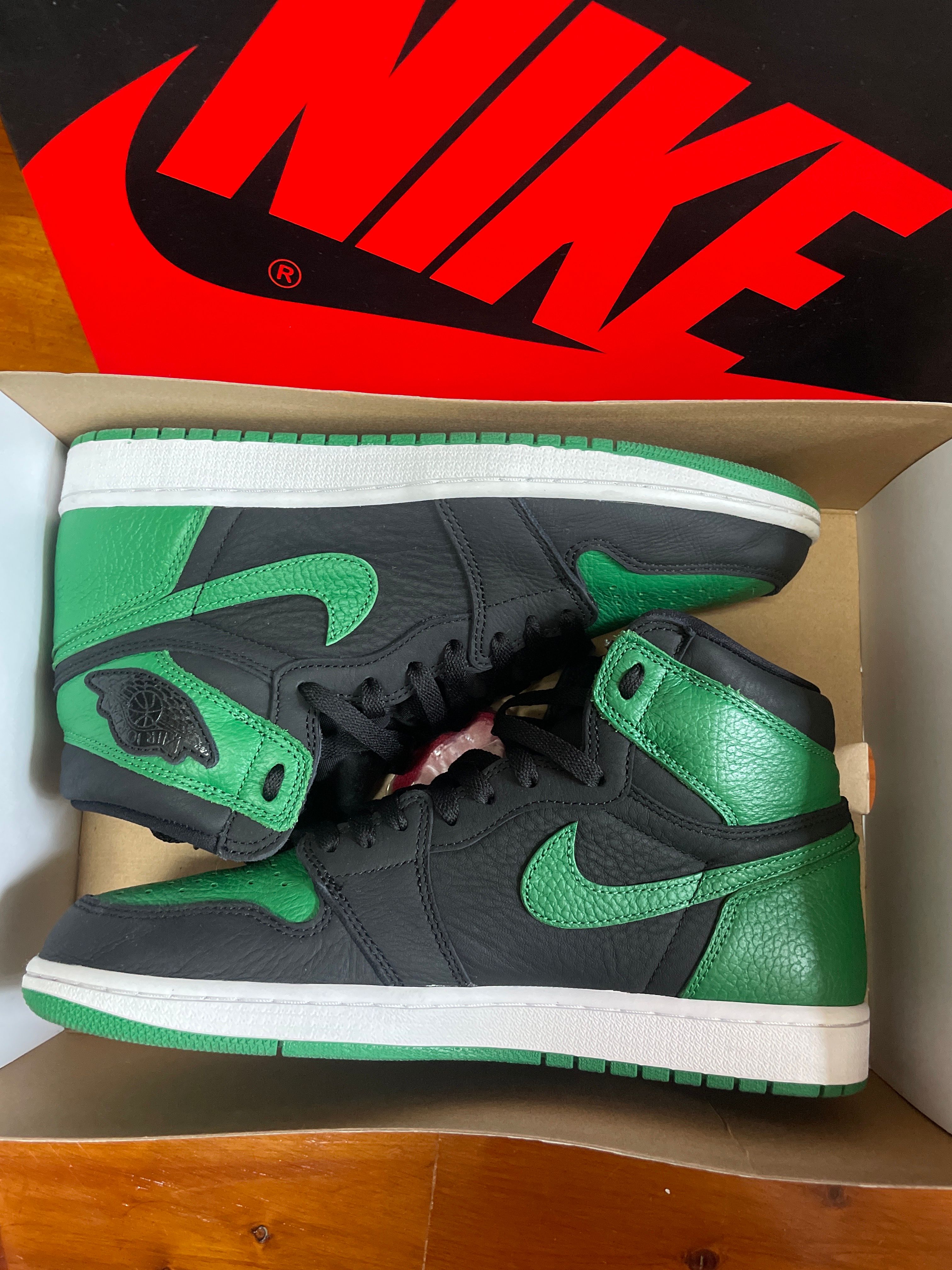 Nike Air Jordan 1 Retro High OG "Black/Pine Green" (2020)      