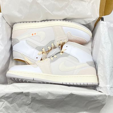 Nike Air Jordan 1 mid "Inside Out/White/Grey"