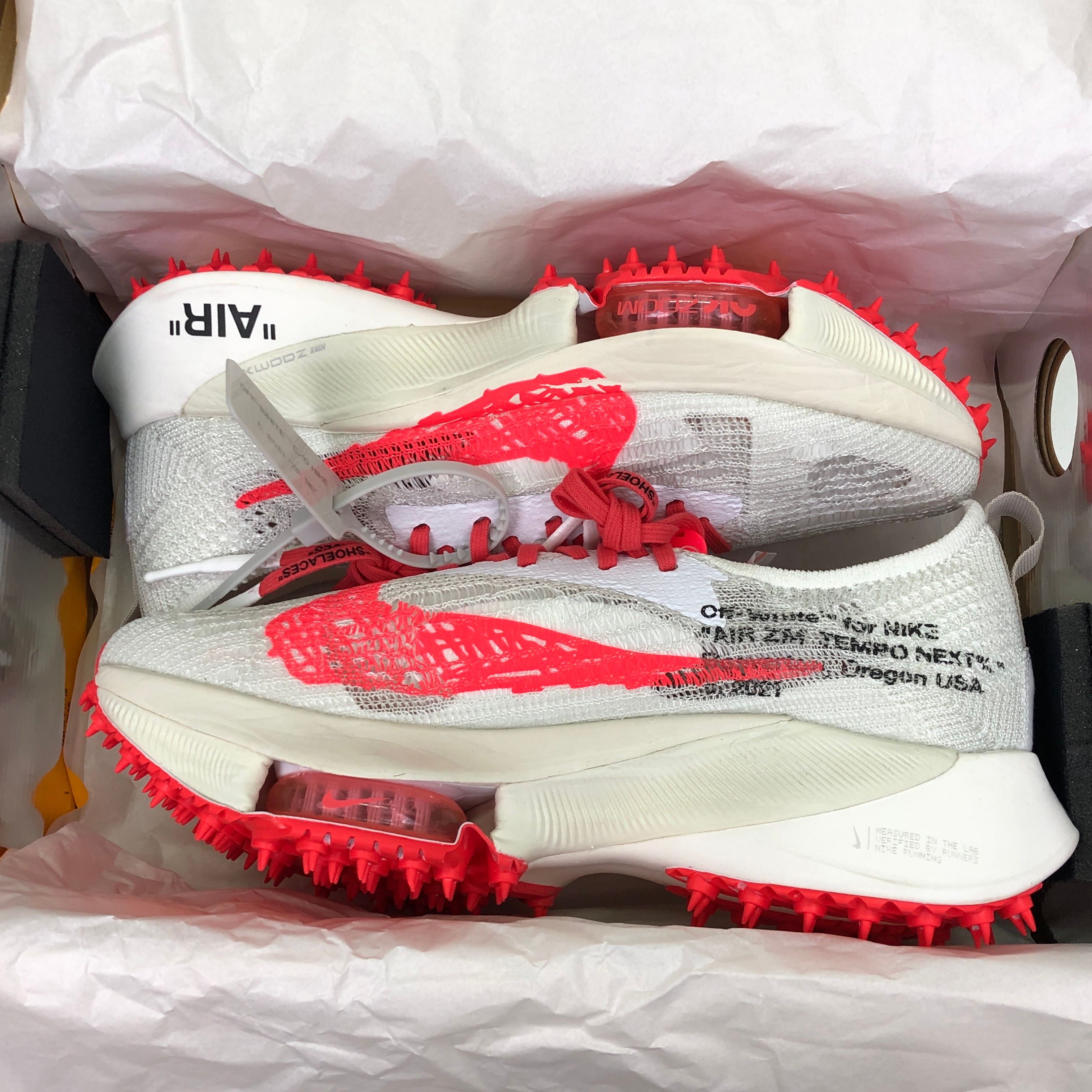 Off-White × Nike Air Zoom Tempo Next% Flyknit "Solar Red"