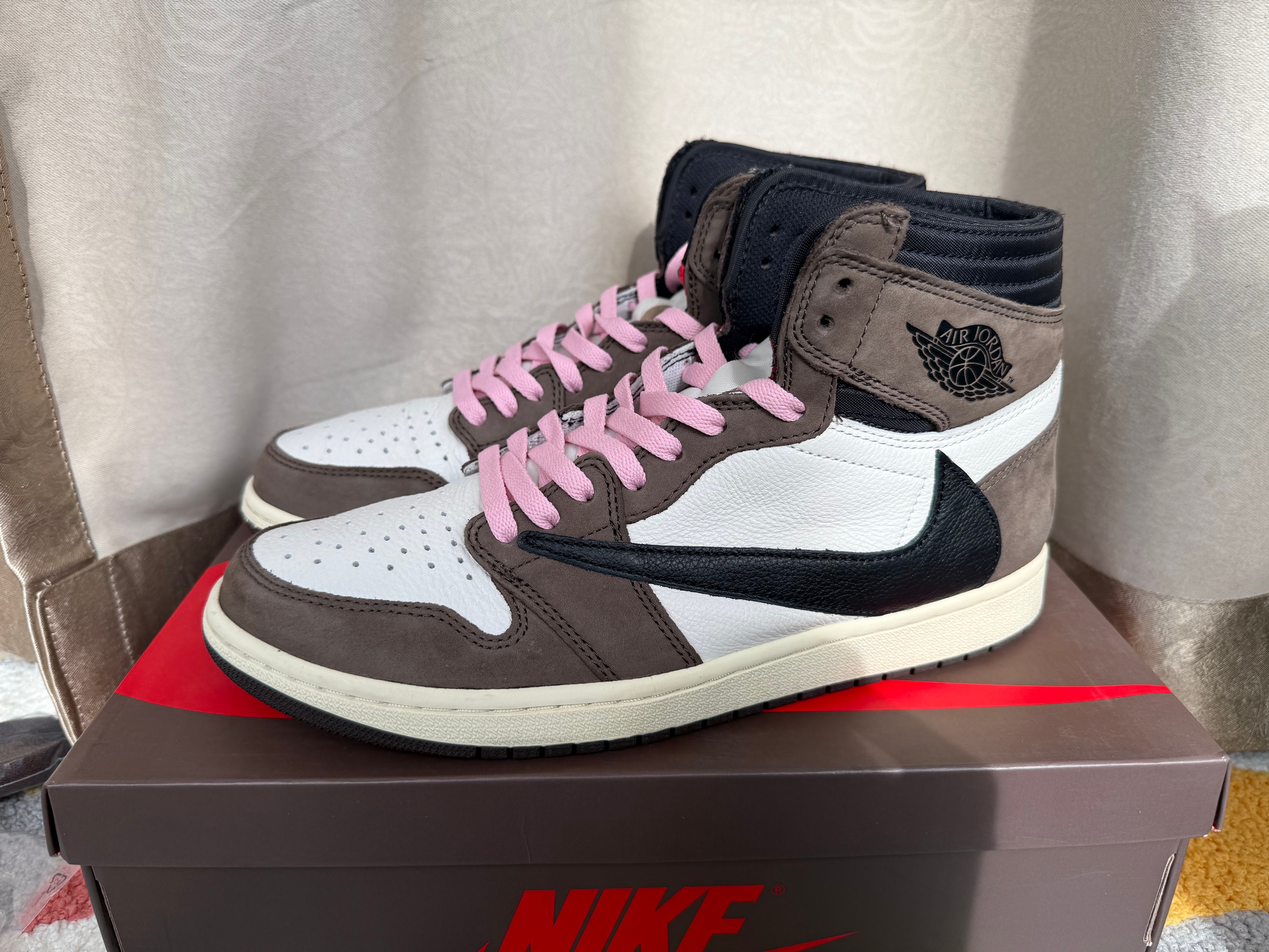 Travis Scott × Nike Air Jordan 1 Retro High OG TS SP "Sail/Dark Mocha"