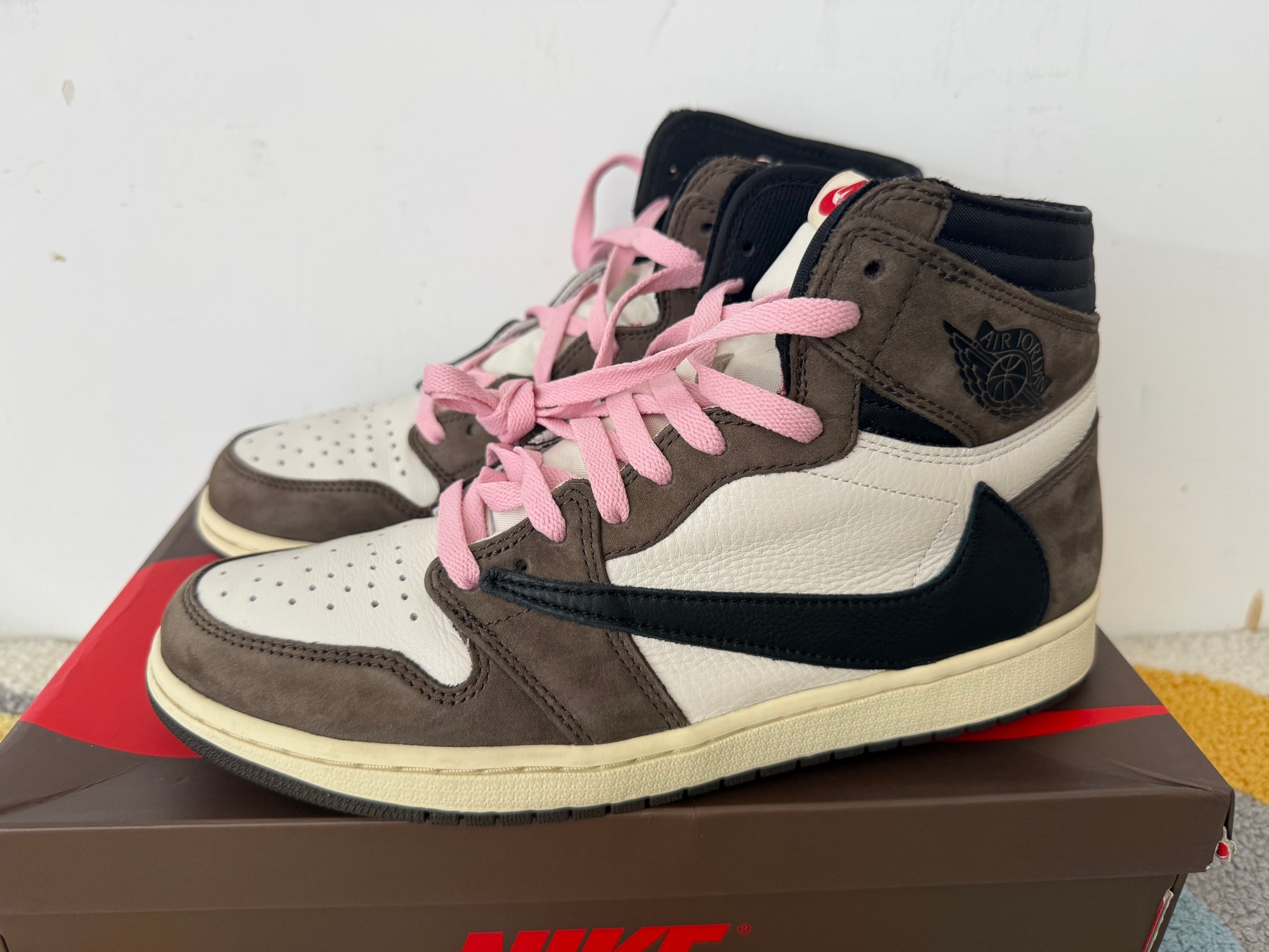 Travis Scott × Nike Air Jordan 1 Retro High OG TS SP "Sail/Dark Mocha"