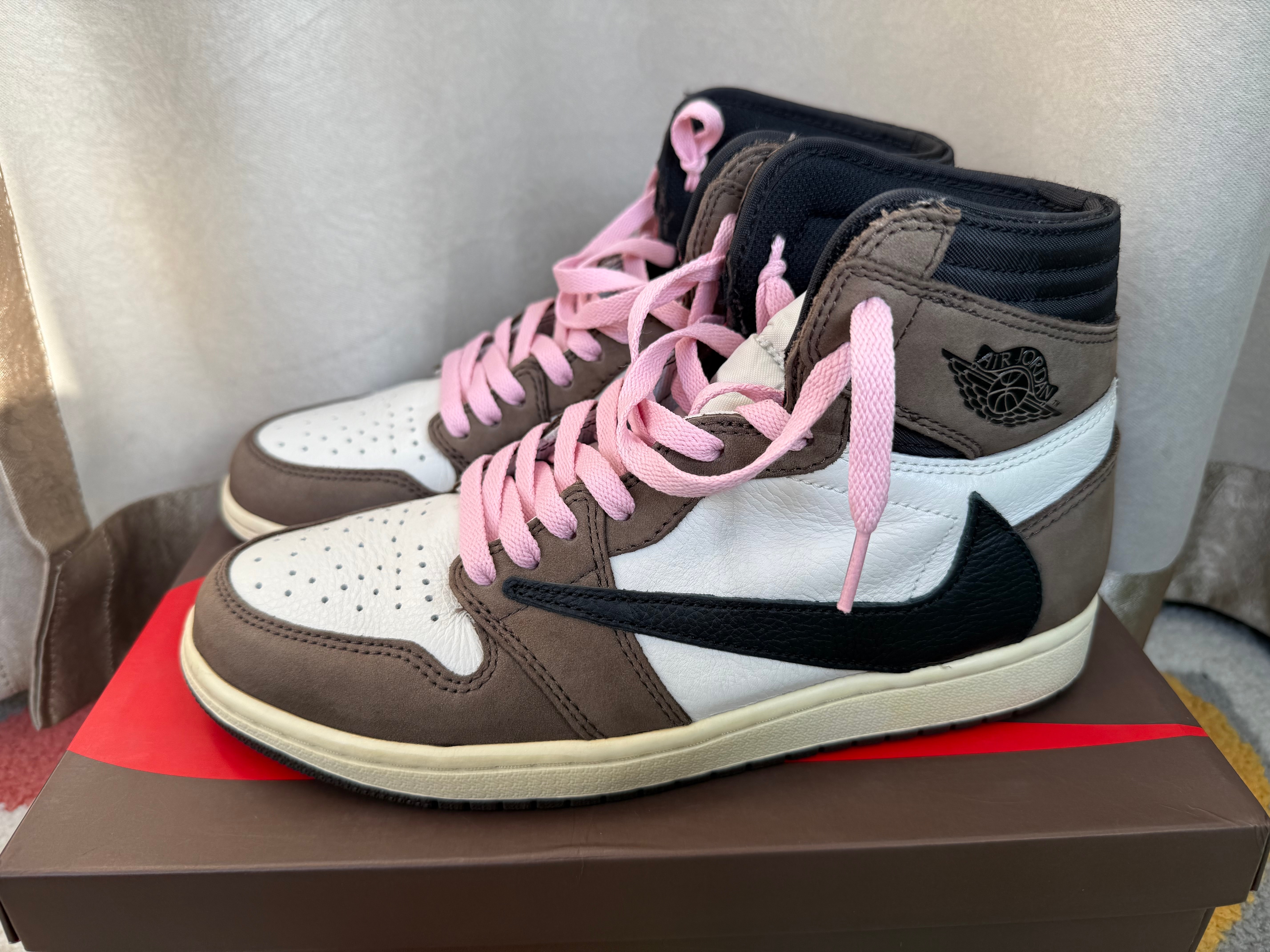 Travis Scott × Nike Air Jordan 1 Retro High OG TS SP "Sail/Dark Mocha"