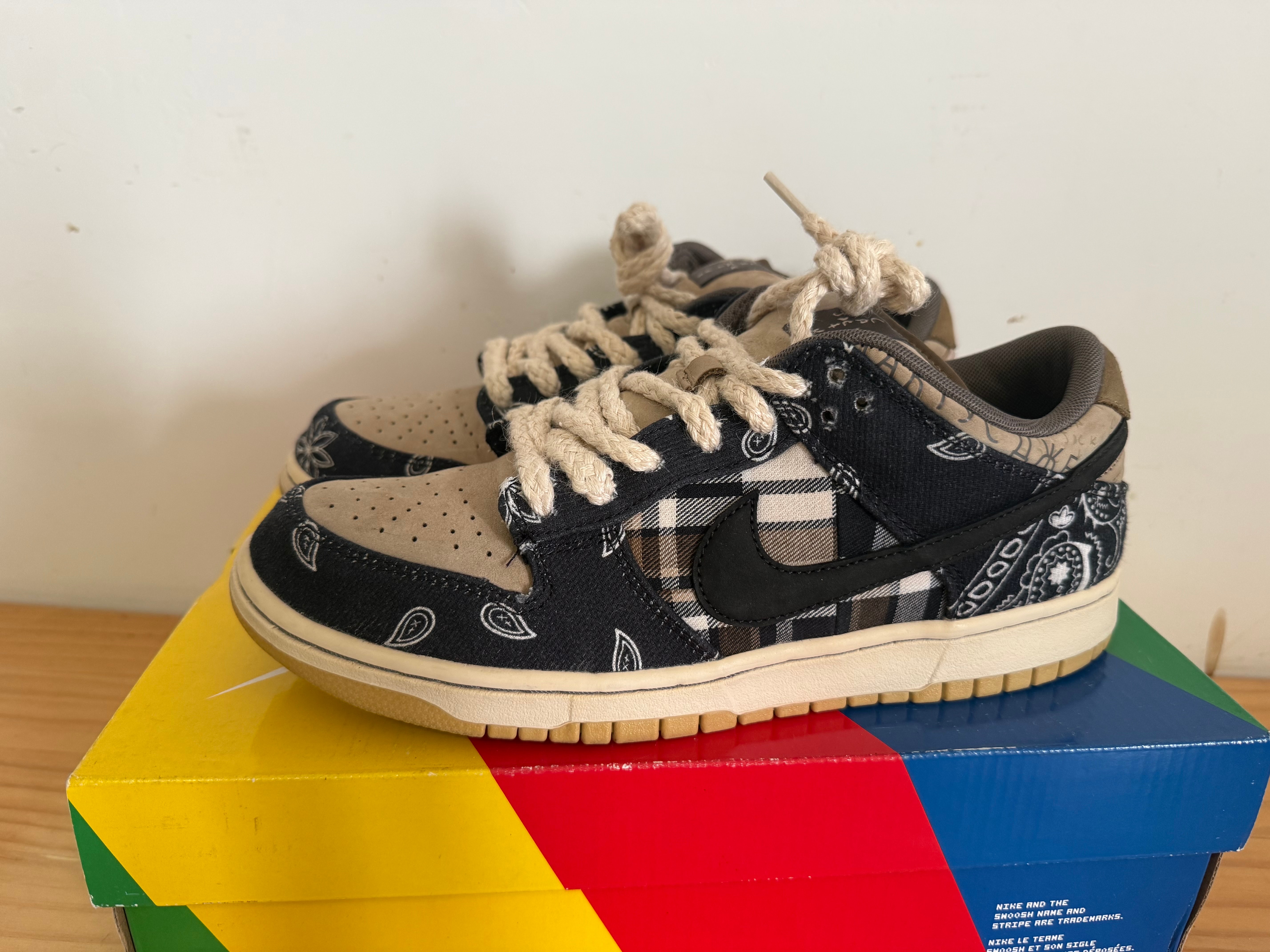 Travis Scott × Nike SB Dunk Low "Black/Parachute Beige"