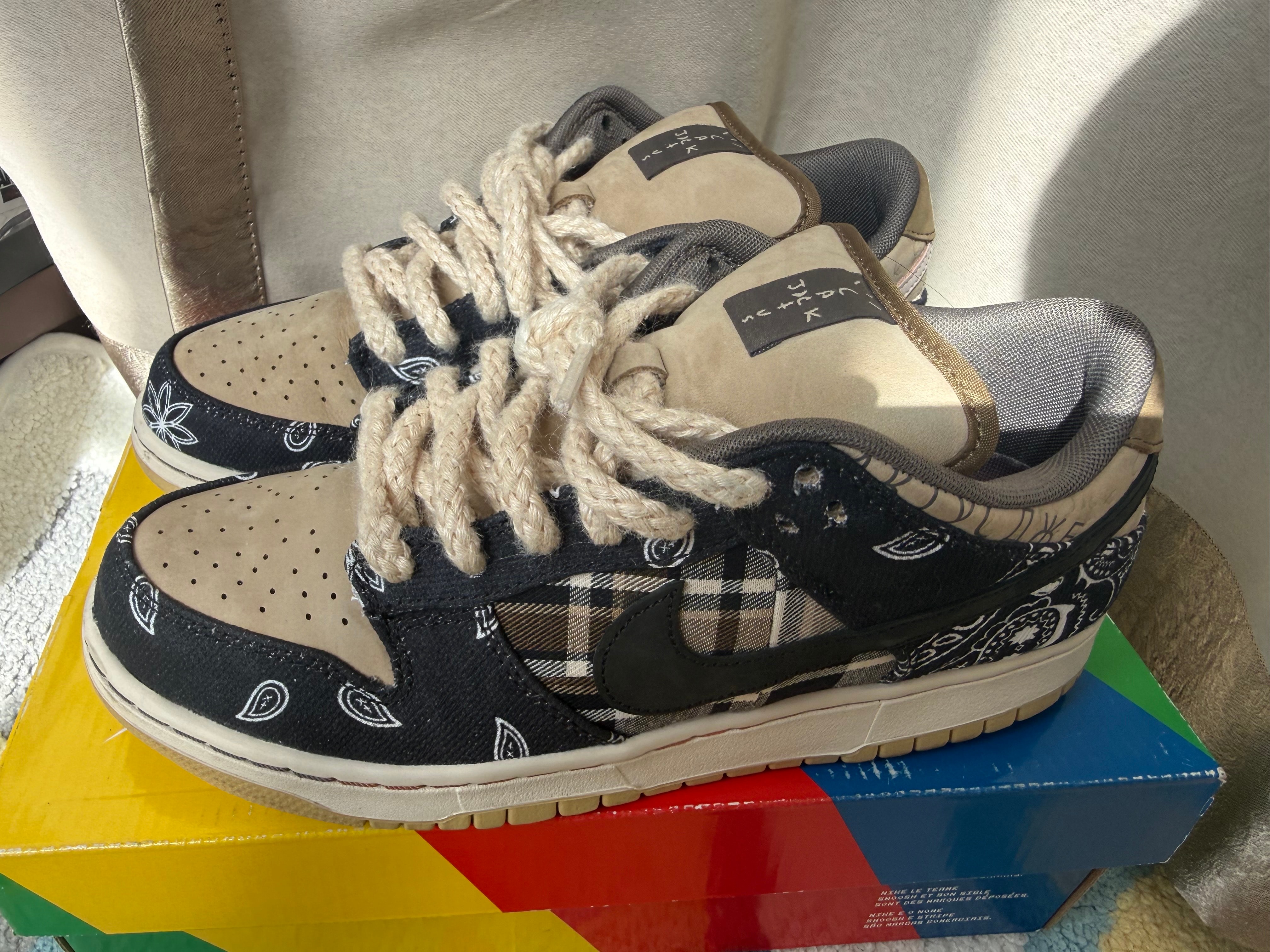 Travis Scott × Nike SB Dunk Low "Black/Parachute Beige"