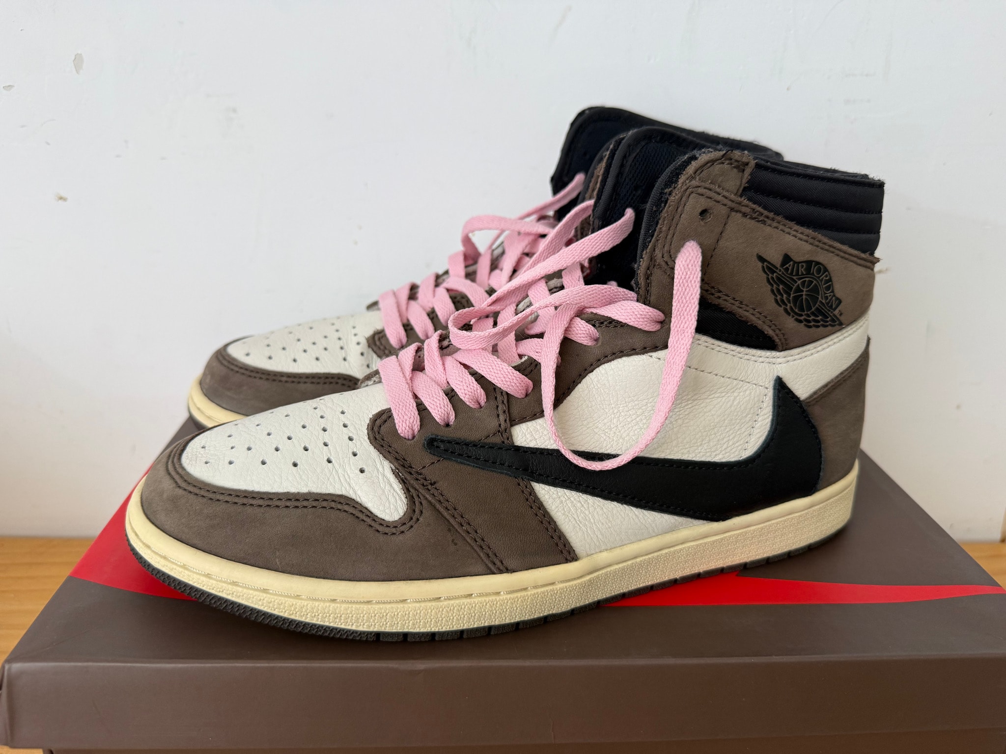 Travis Scott × Nike Air Jordan 1 Retro High OG TS SP "Sail/Dark Mocha"
