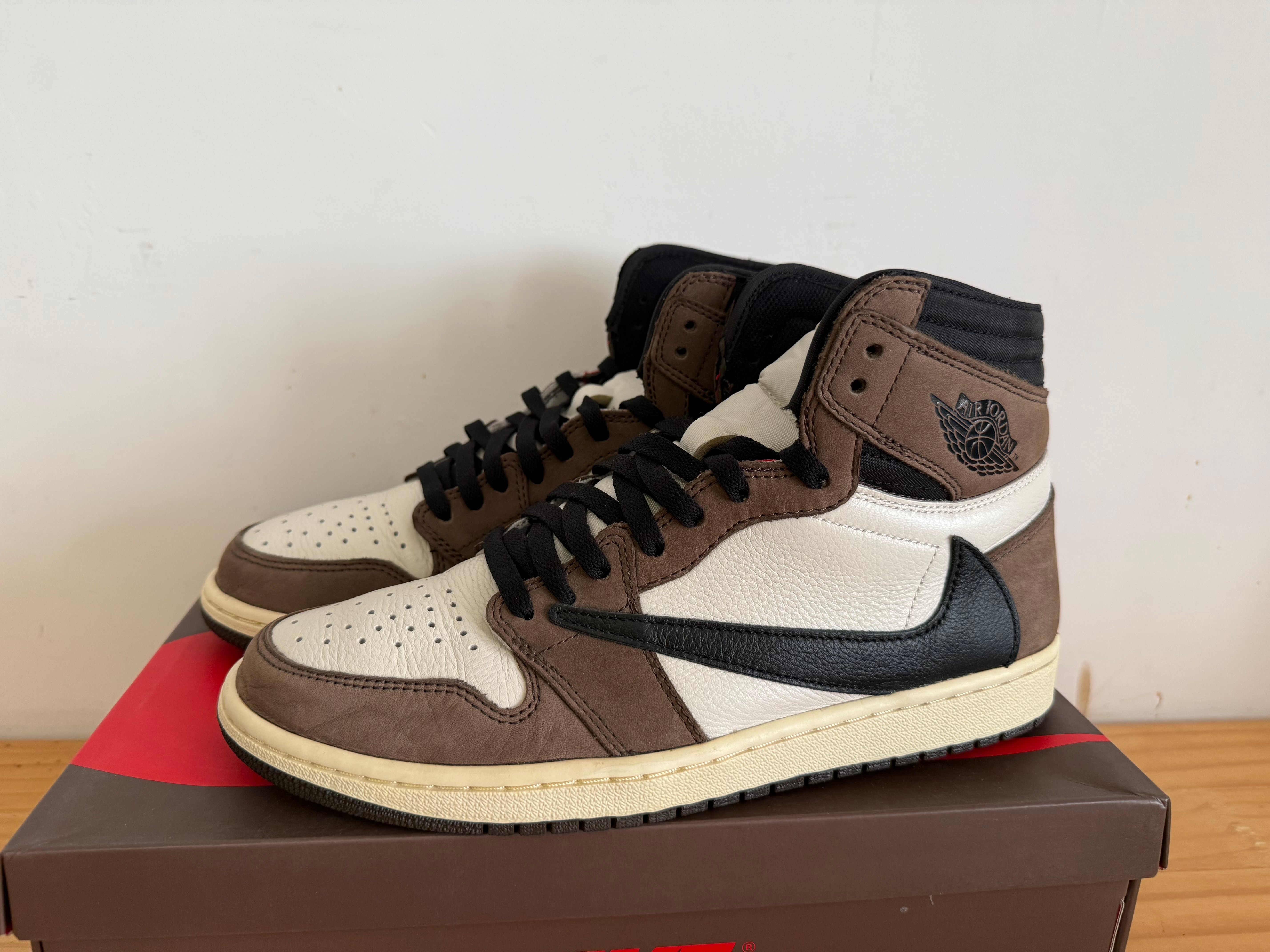 Travis Scott × Nike Air Jordan 1 Retro High OG TS SP "Sail/Dark Mocha"