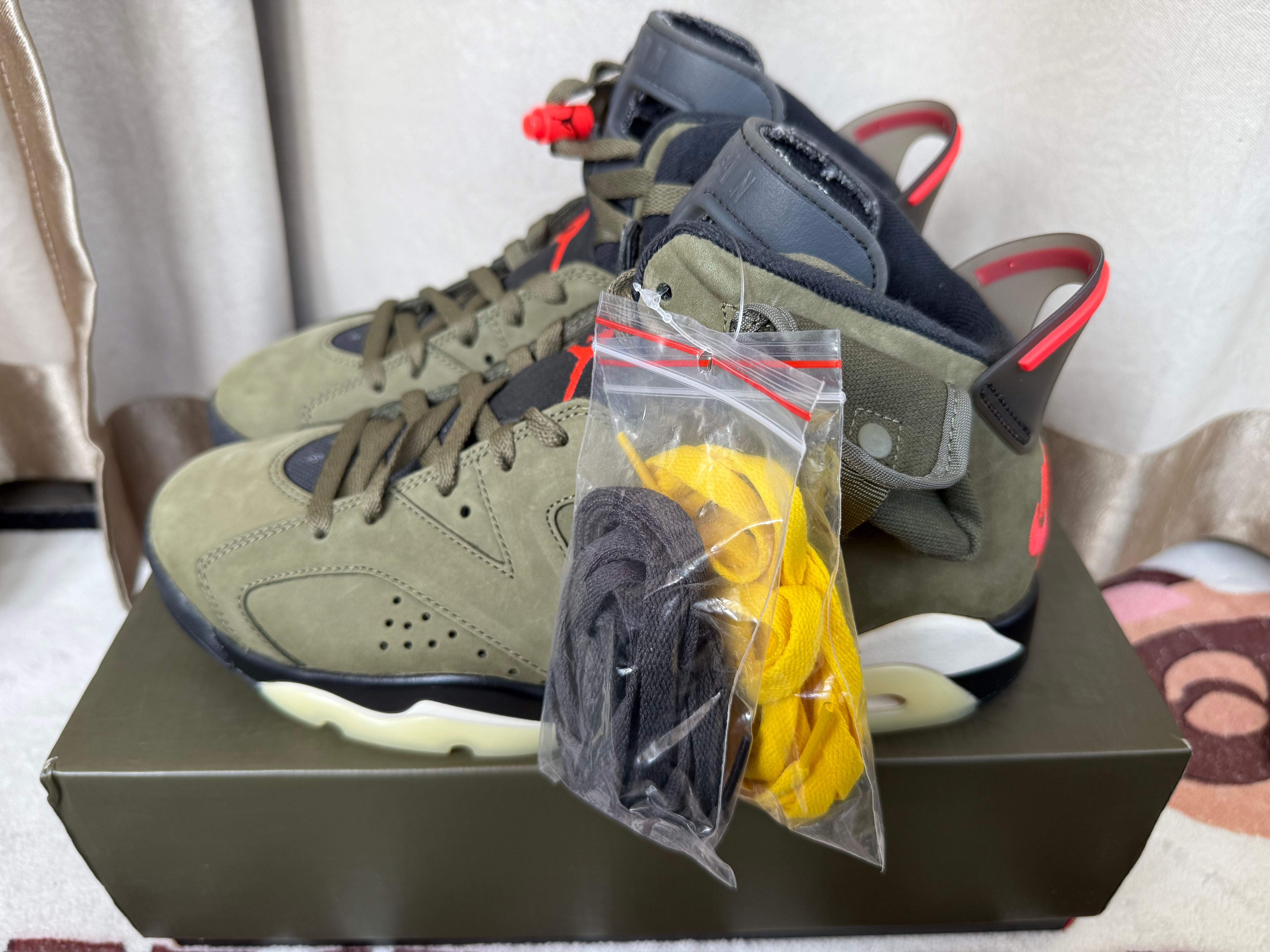 Travis Scott × Nike Air Jordan 6 Retro "Medium Olive"