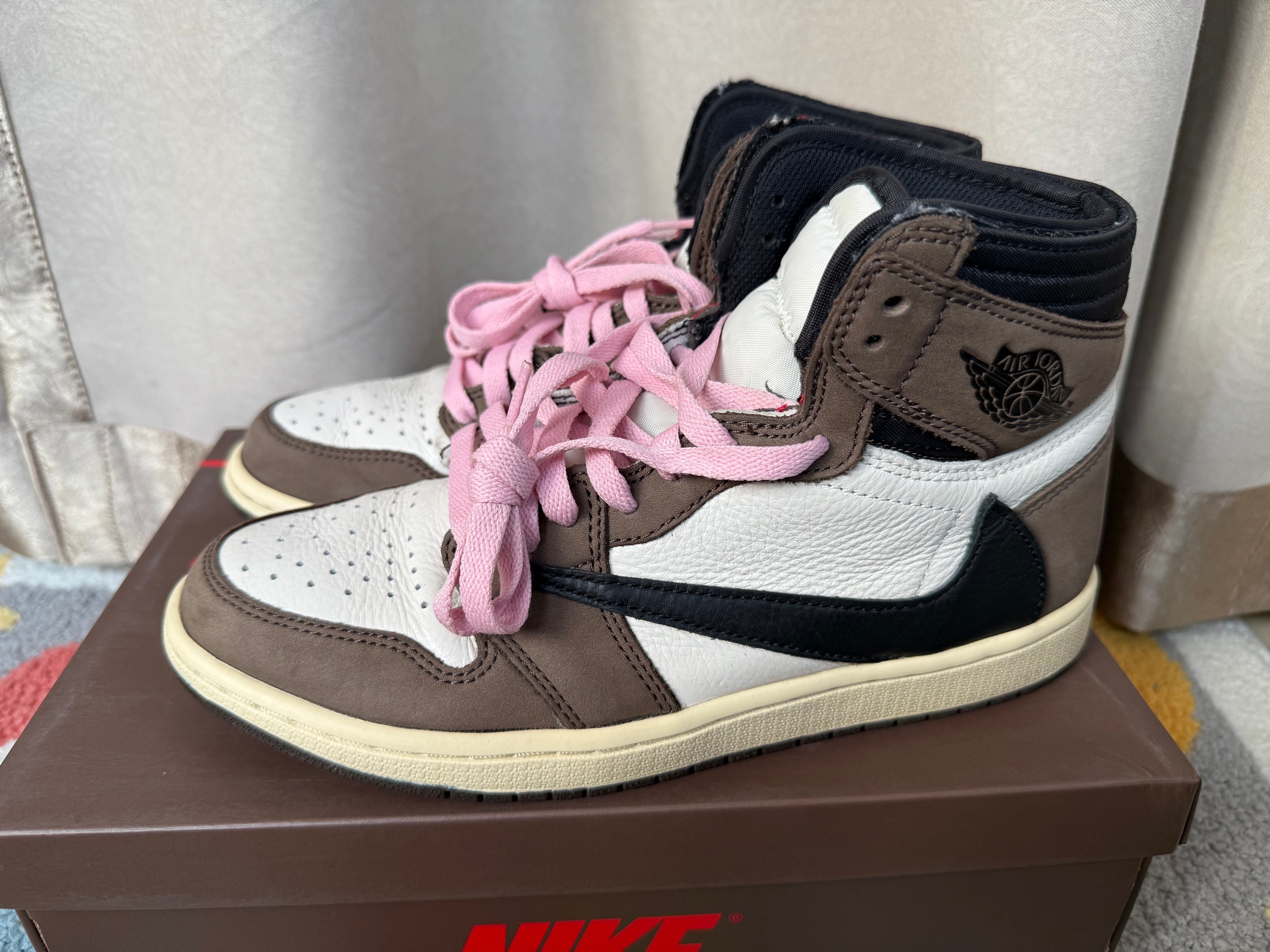 Travis Scott × Nike Air Jordan 1 Retro High OG TS SP "Sail/Dark Mocha"