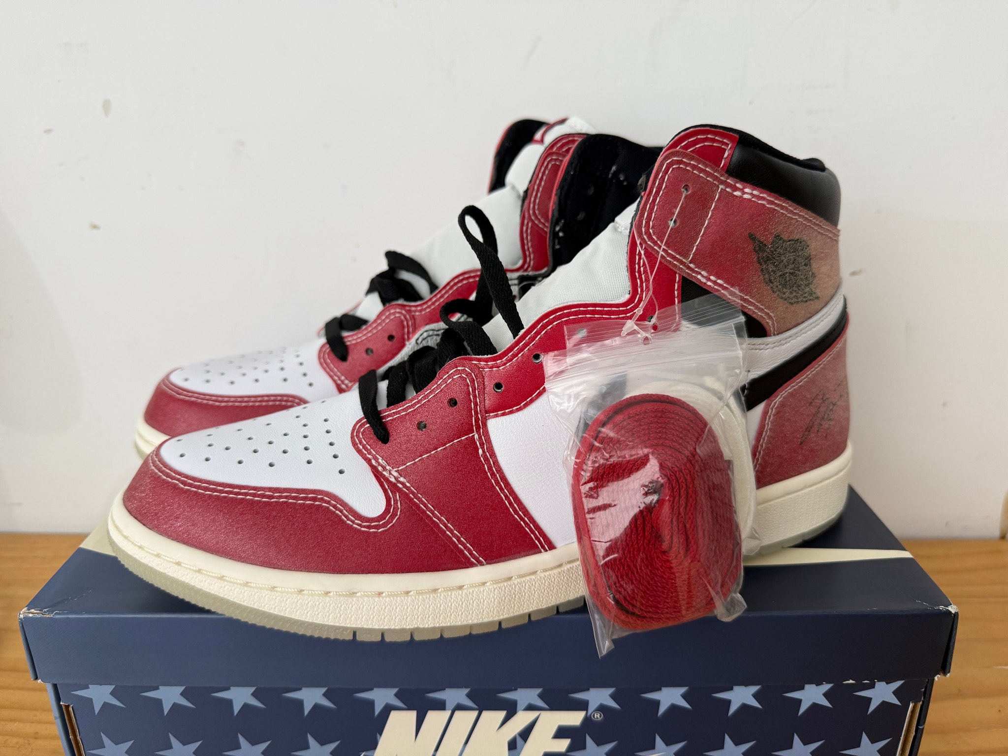 Trophy Room × Nike Air Jordan 1 Retro High OG "Chicago"
