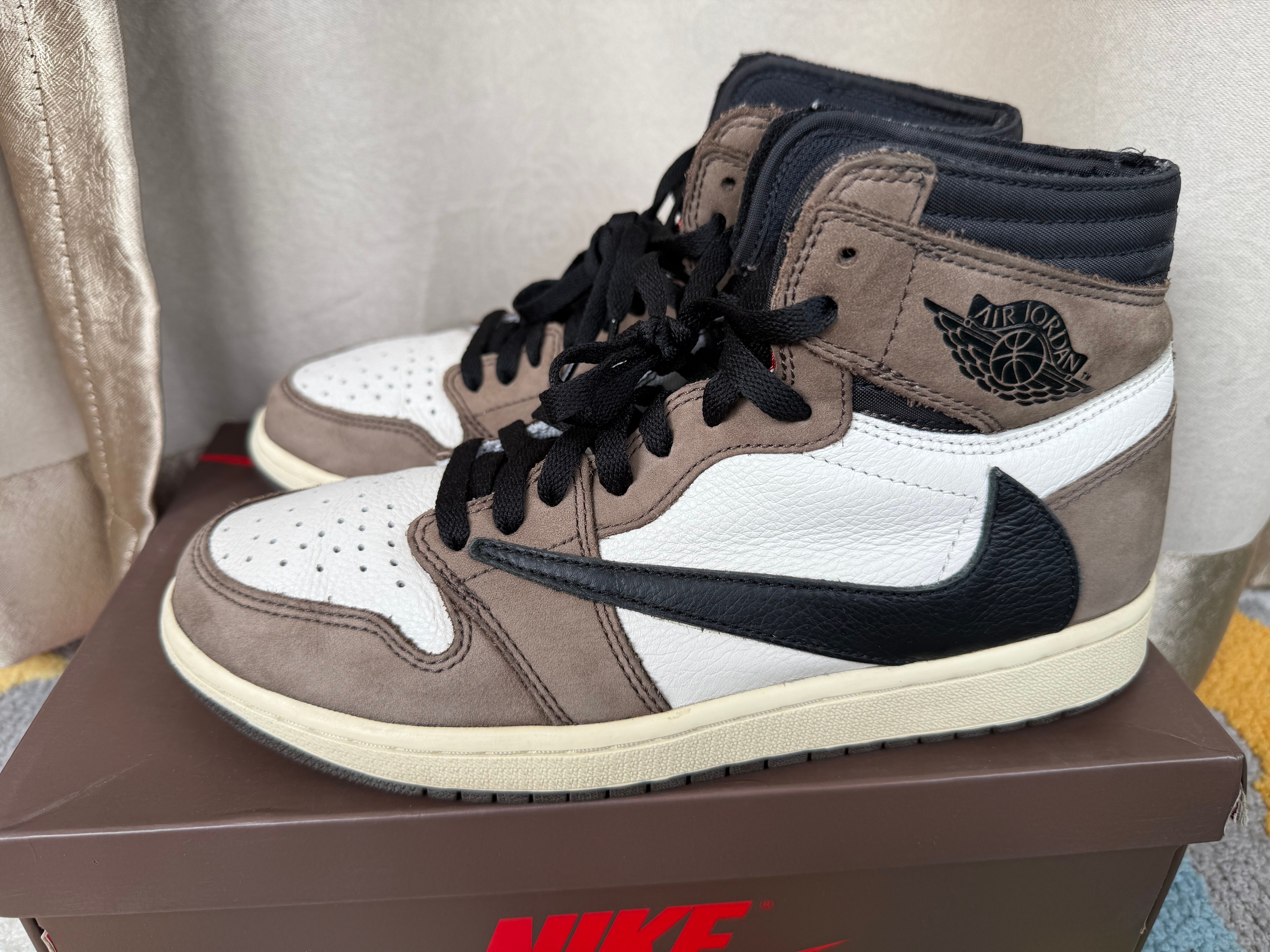 Travis Scott × Nike Air Jordan 1 Retro High OG TS SP "Sail/Dark Mocha"