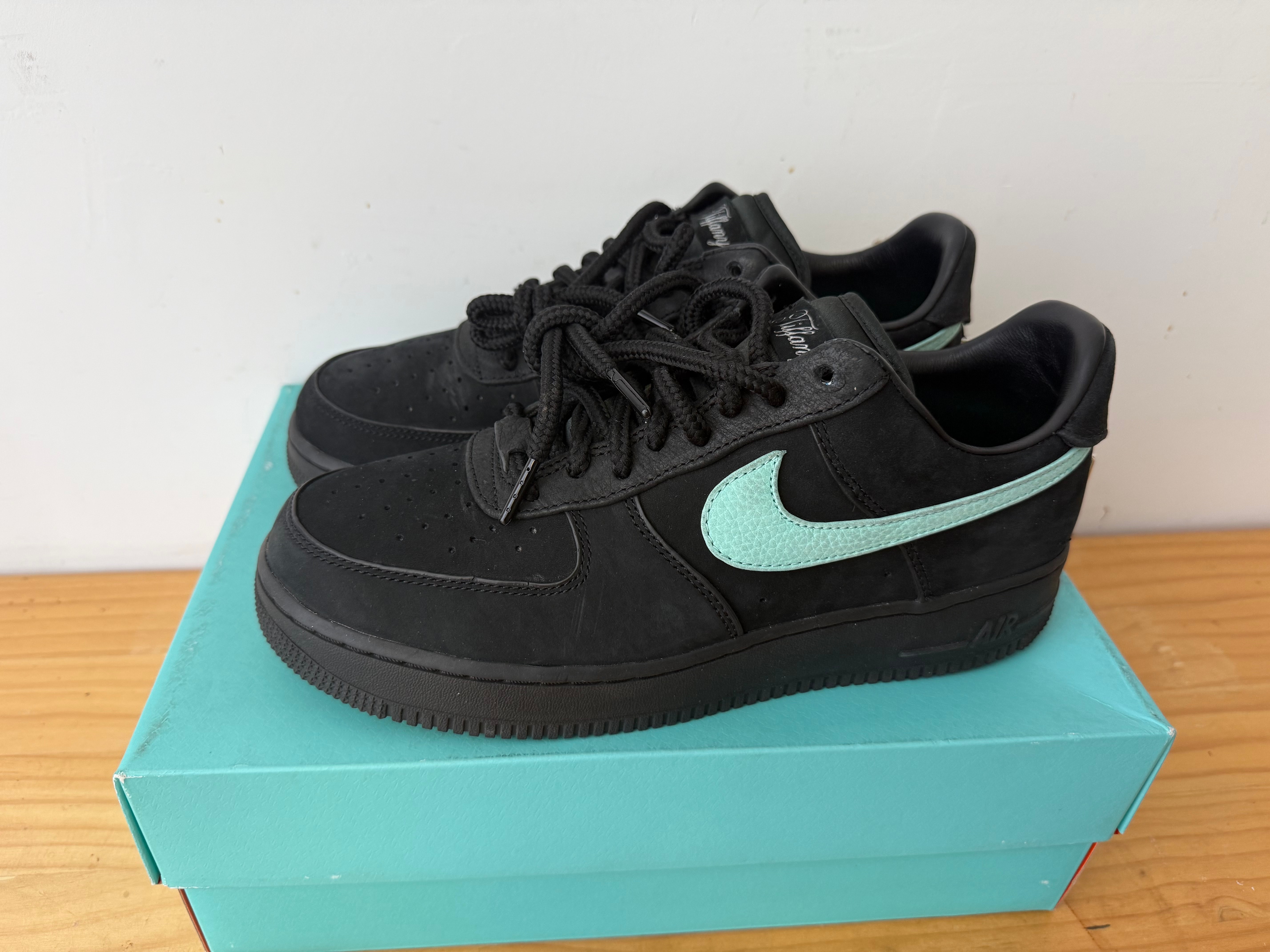 ティファニー × ナイキ エアフォース1 ロー "1837"