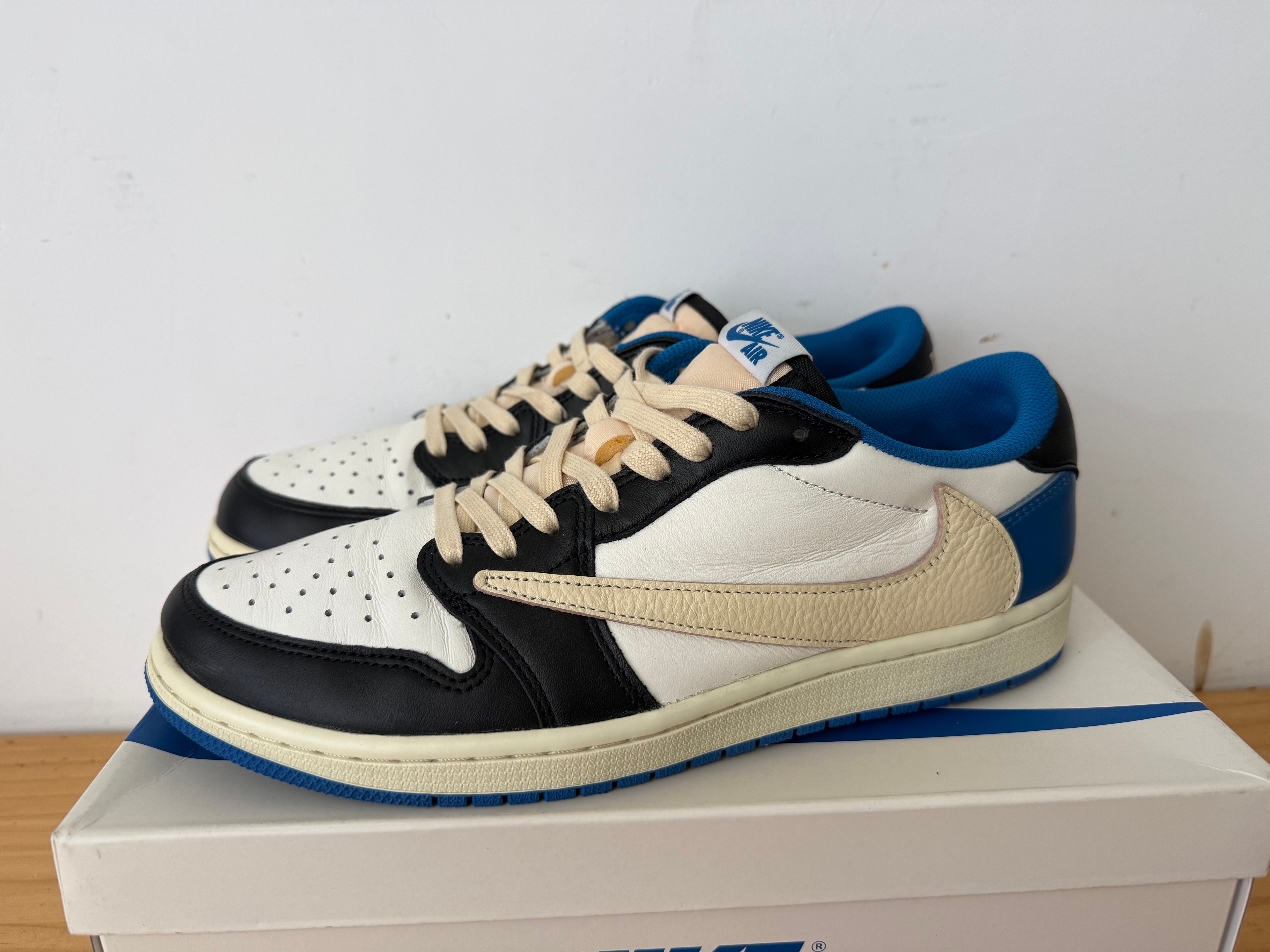 Travis Scott × fragment design × Nike Air Jordan 1 Low OG SP "Military Blue"